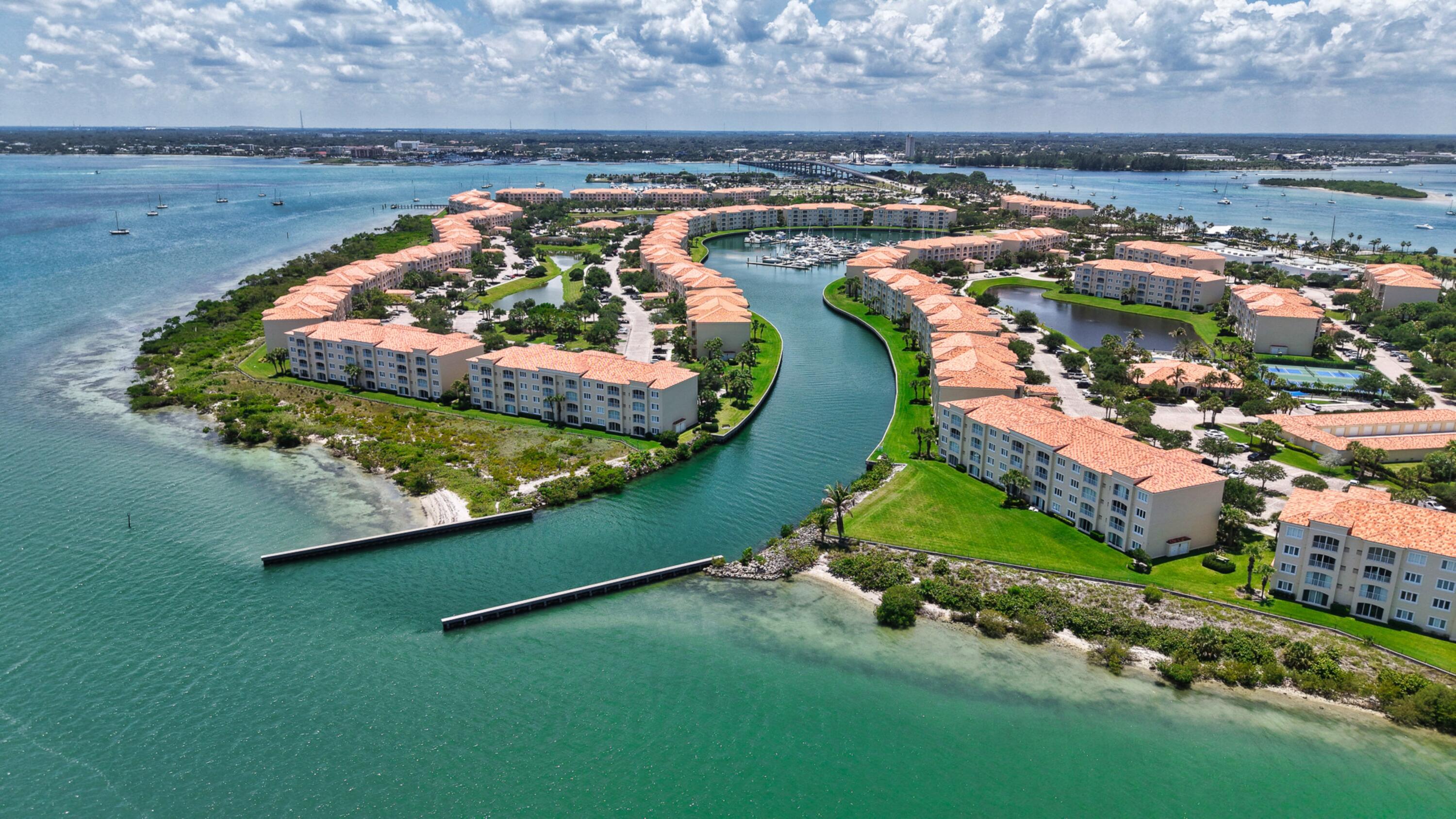 HARBOUR ISLE AT HUTCHINSON ISLAND EAST - Residential