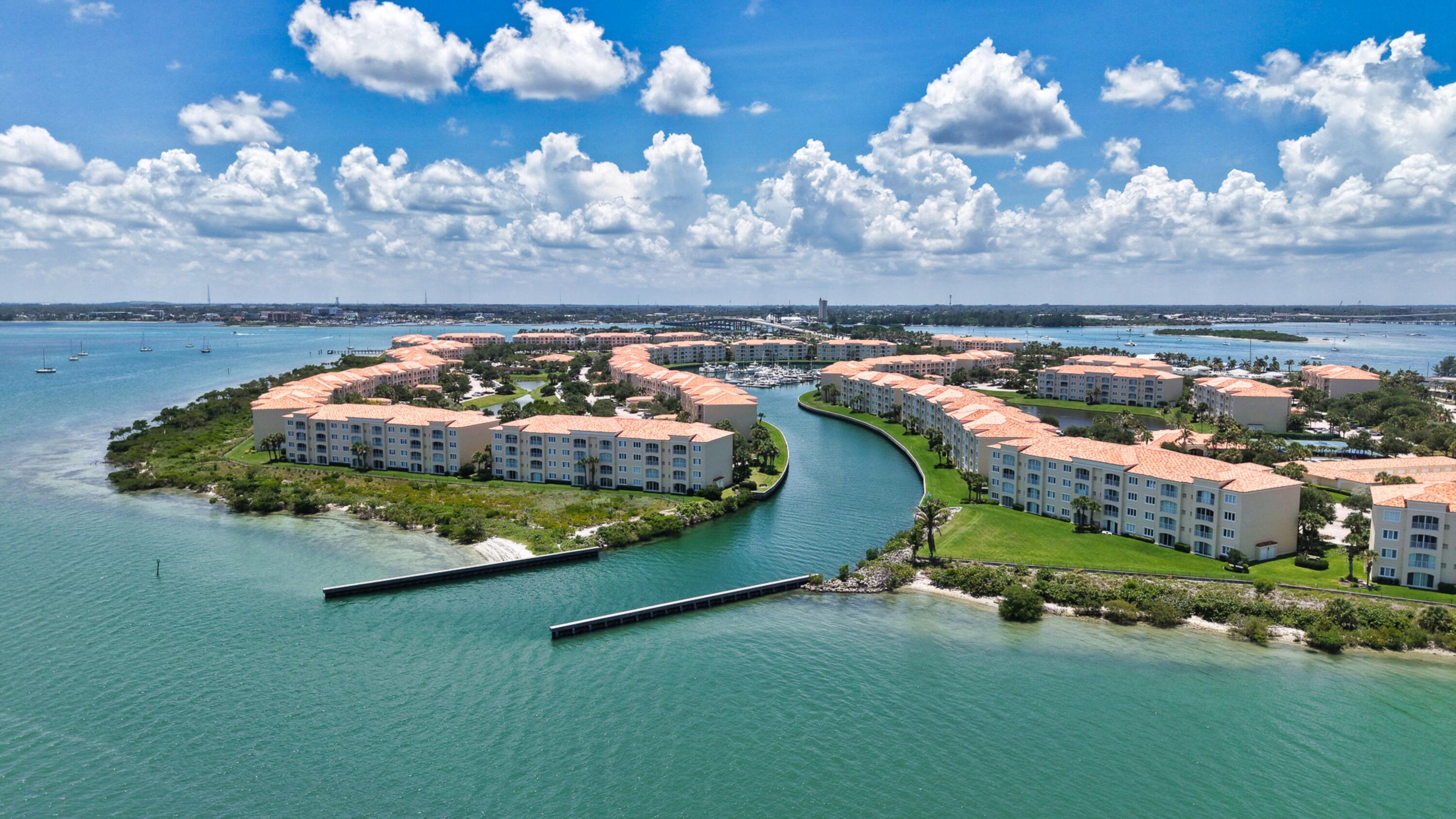 HARBOUR ISLE AT HUTCHINSON ISLAND EAST - Residential