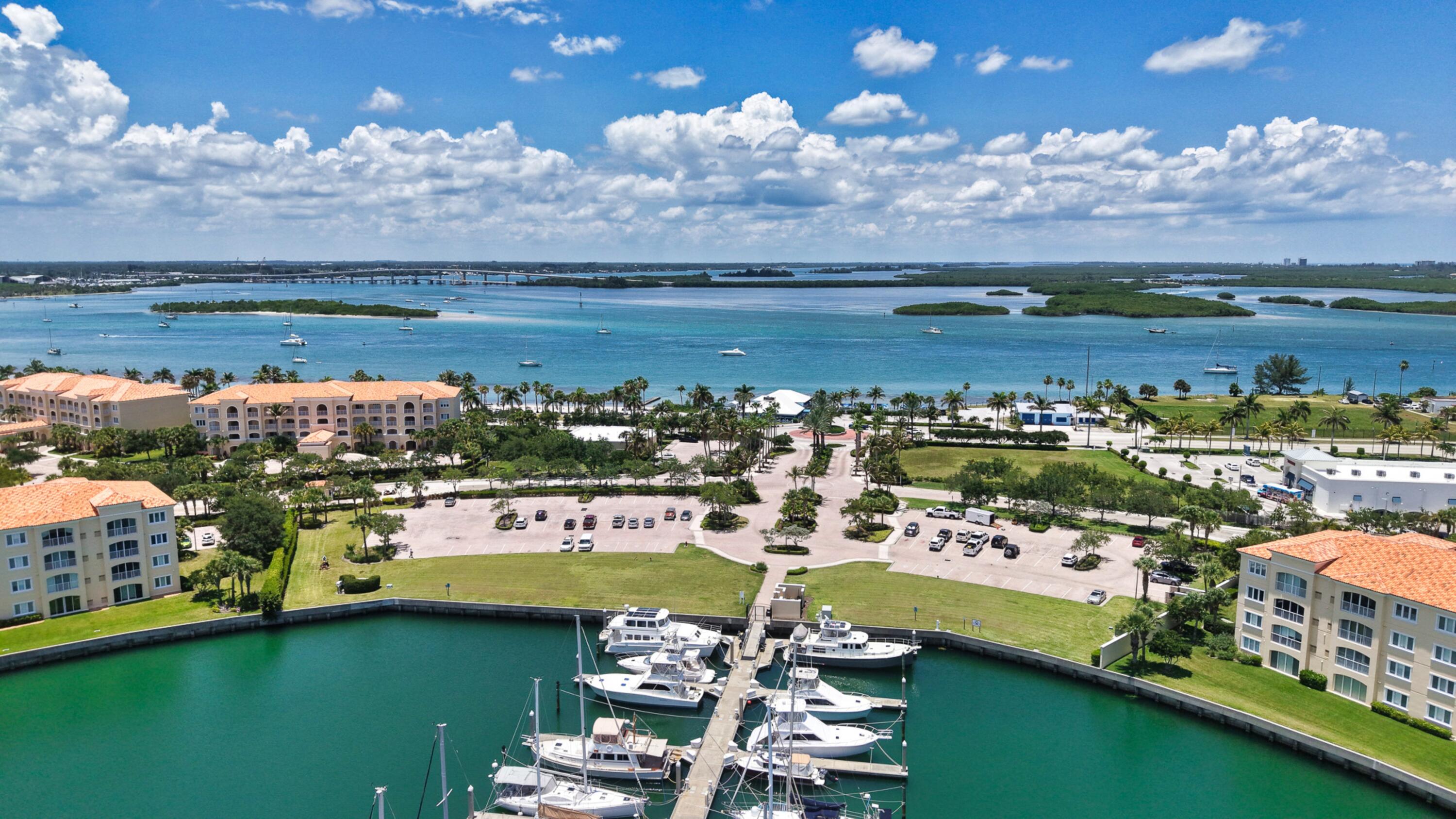 HARBOUR ISLE AT HUTCHINSON ISLAND EAST - Residential