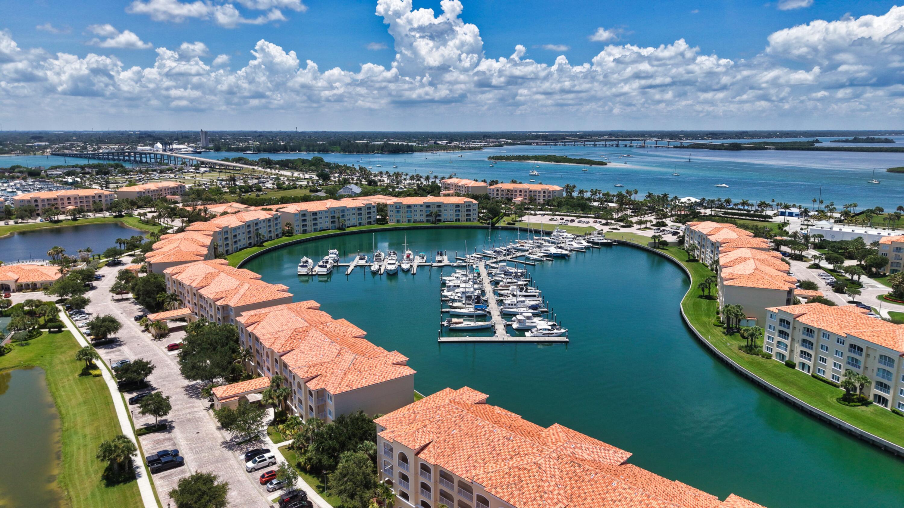 HARBOUR ISLE AT HUTCHINSON ISLAND EAST - Residential