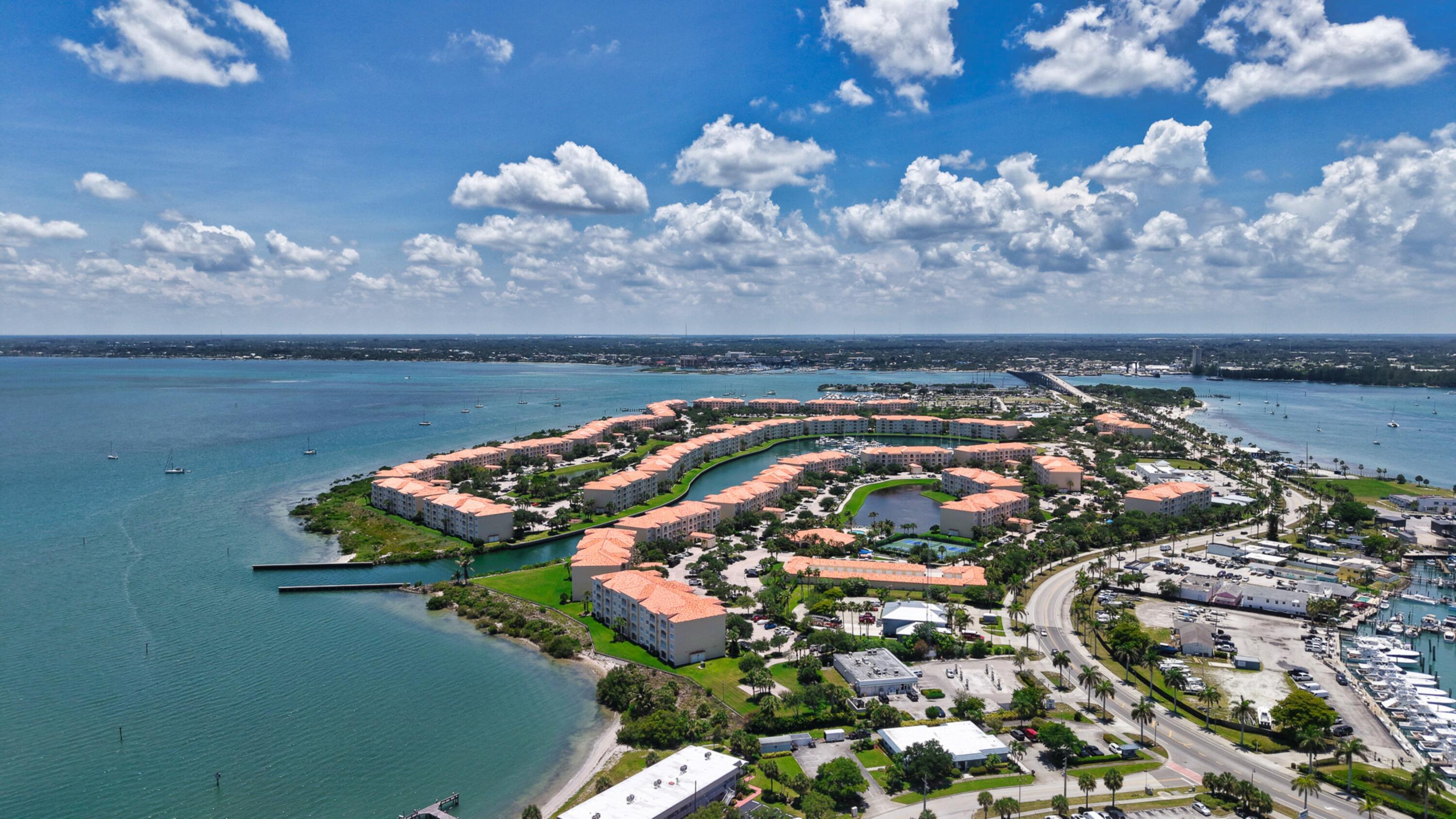 HARBOUR ISLE AT HUTCHINSON ISLAND EAST - Residential