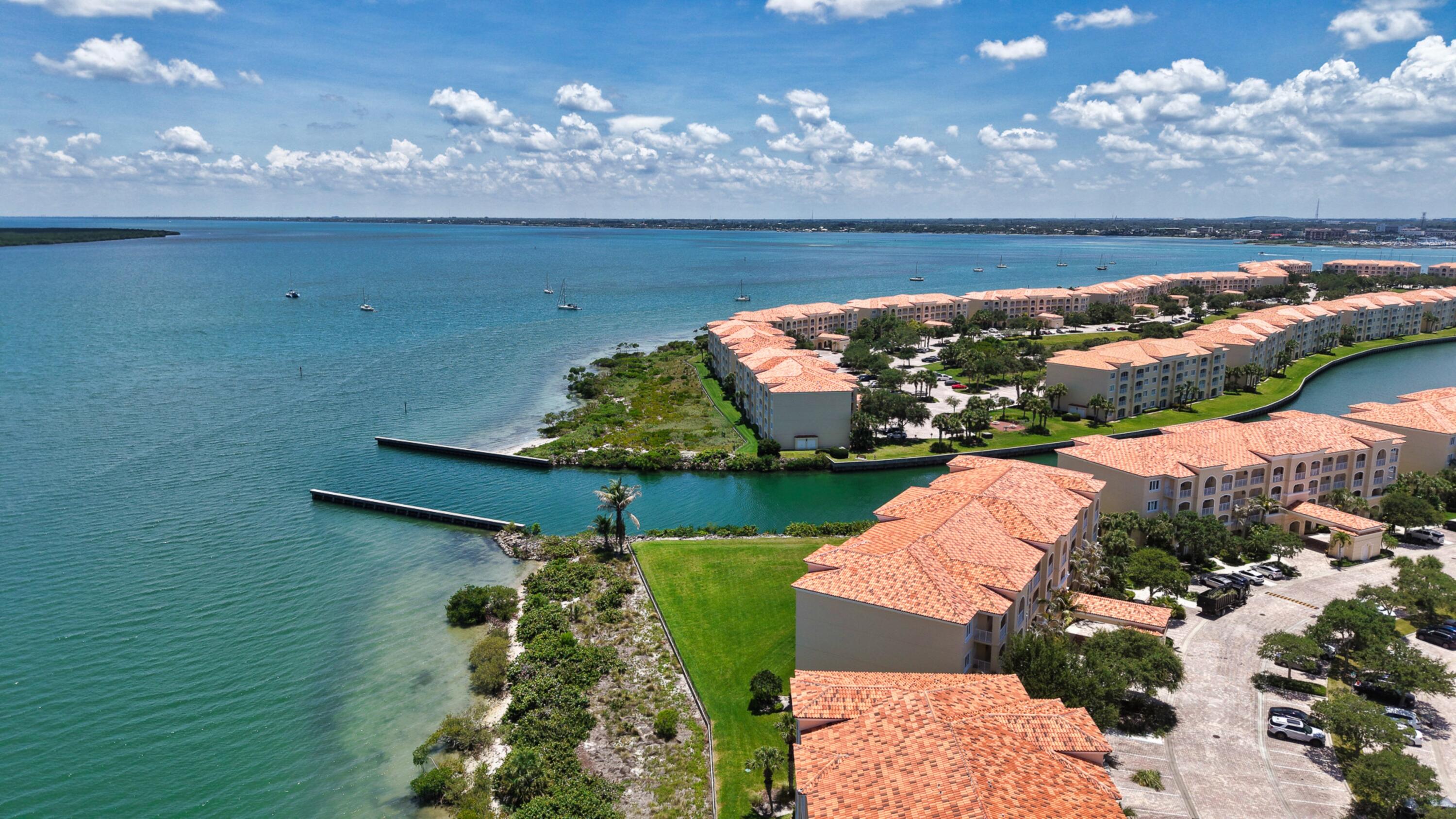 HARBOUR ISLE AT HUTCHINSON ISLAND EAST - Residential
