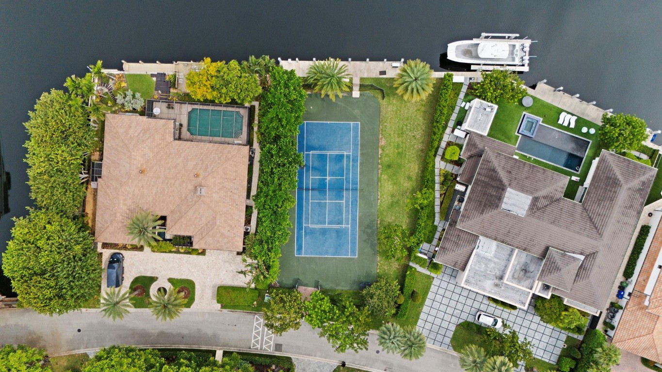 BAY COLONY SECTION OF THE - Land