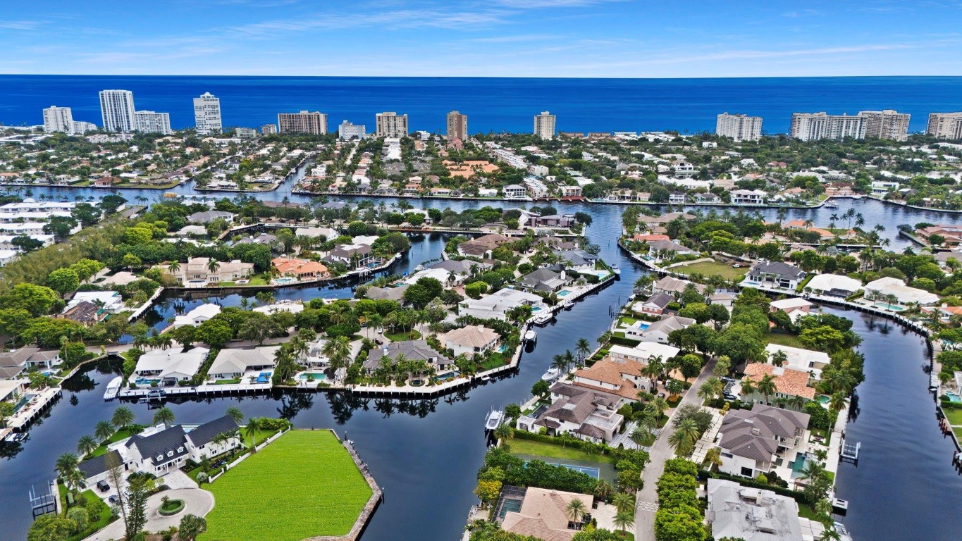 BAY COLONY SECTION OF THE - Land