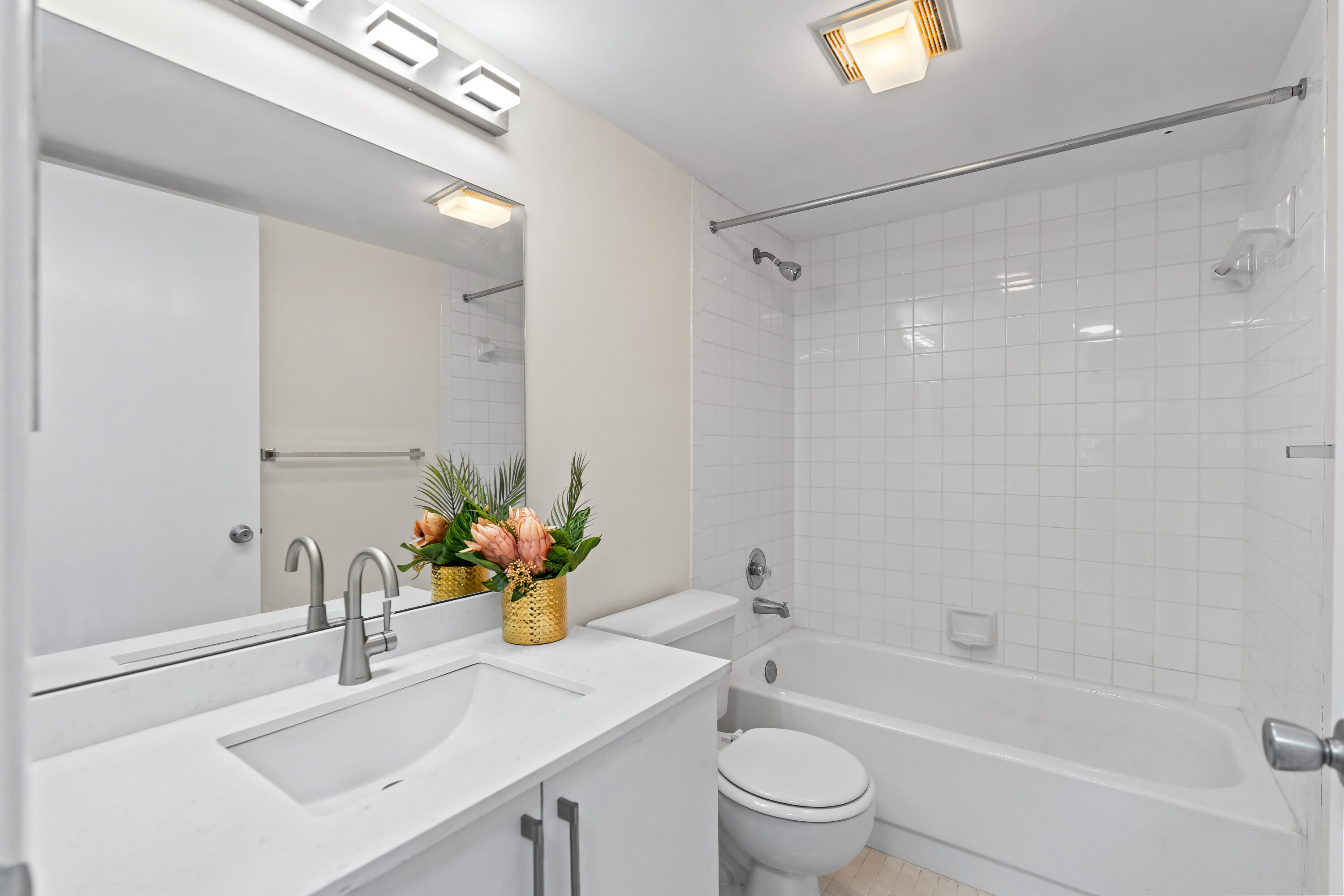 CAMBRIDGE AT CENTURY VILLAGE - Residential
