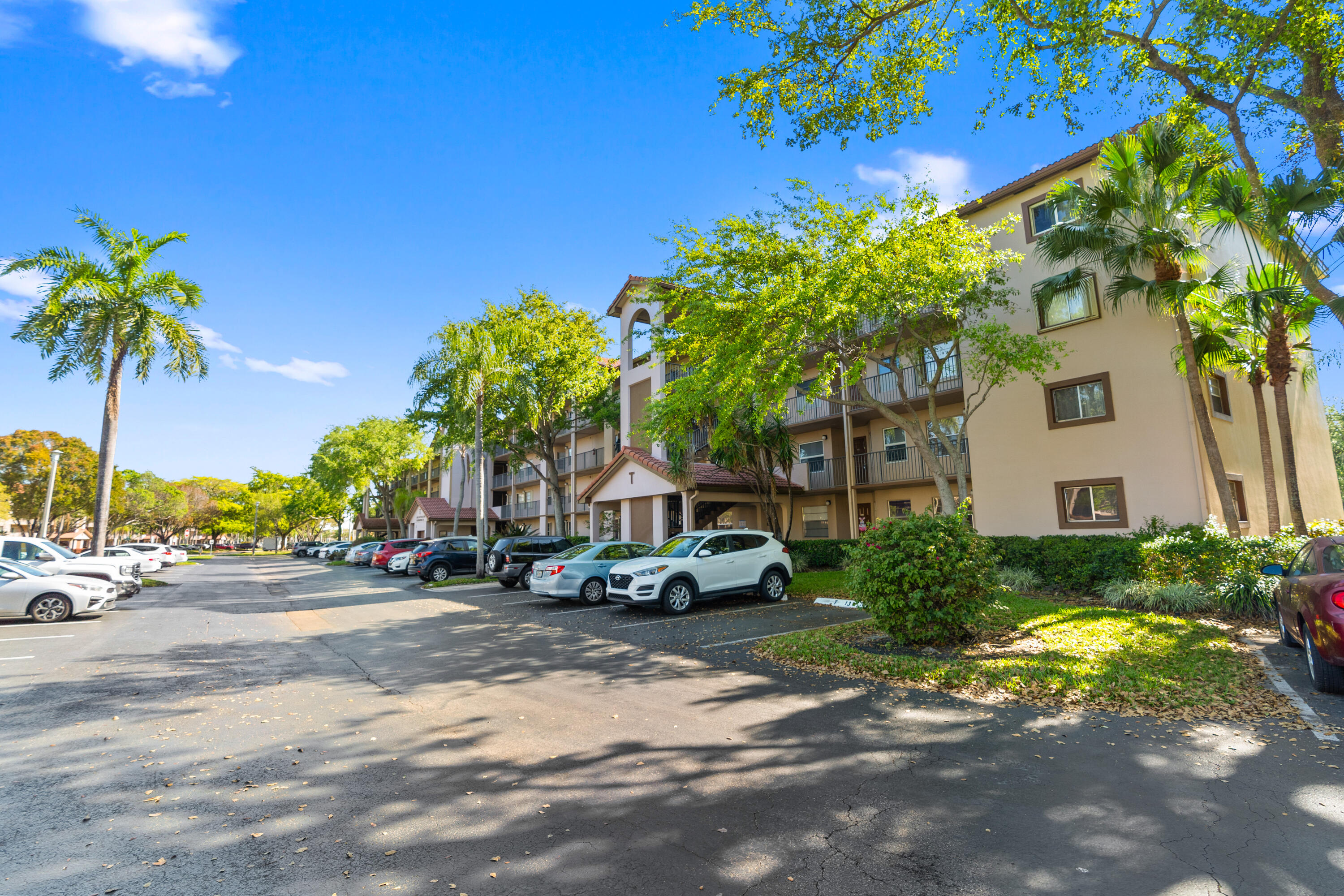 CAMBRIDGE AT CENTURY VILLAGE - Residential