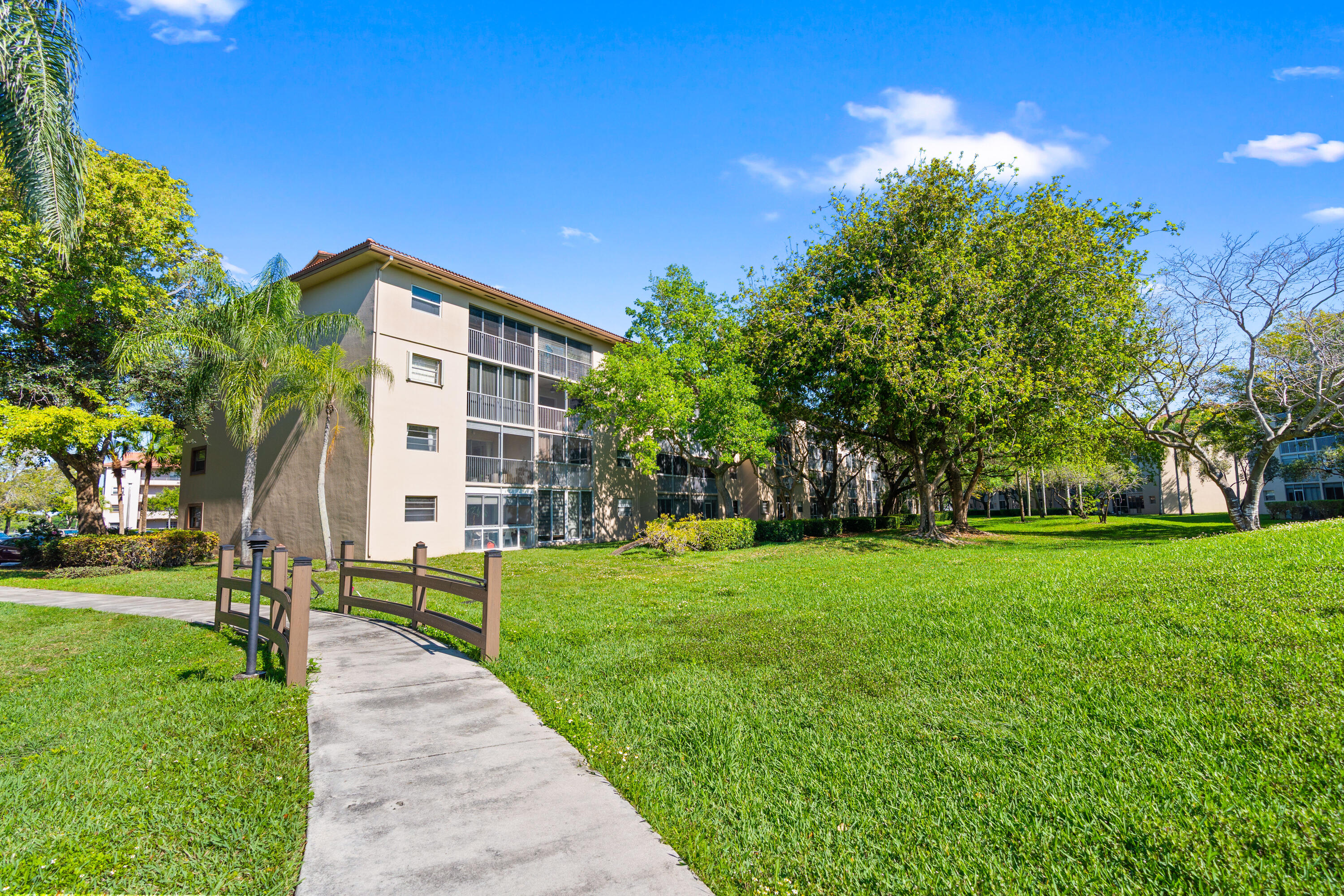 CAMBRIDGE AT CENTURY VILLAGE - Residential