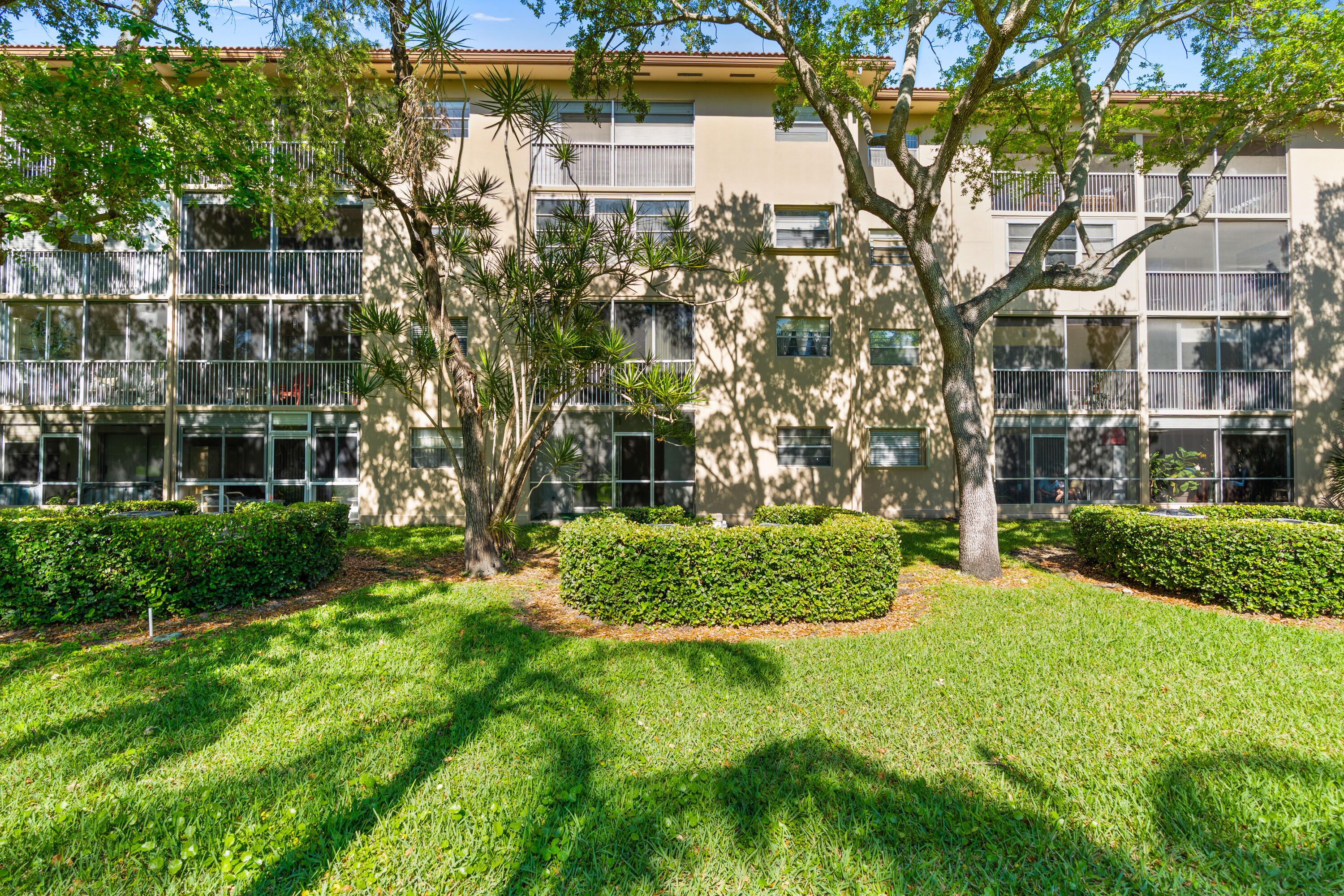 CAMBRIDGE AT CENTURY VILLAGE - Residential