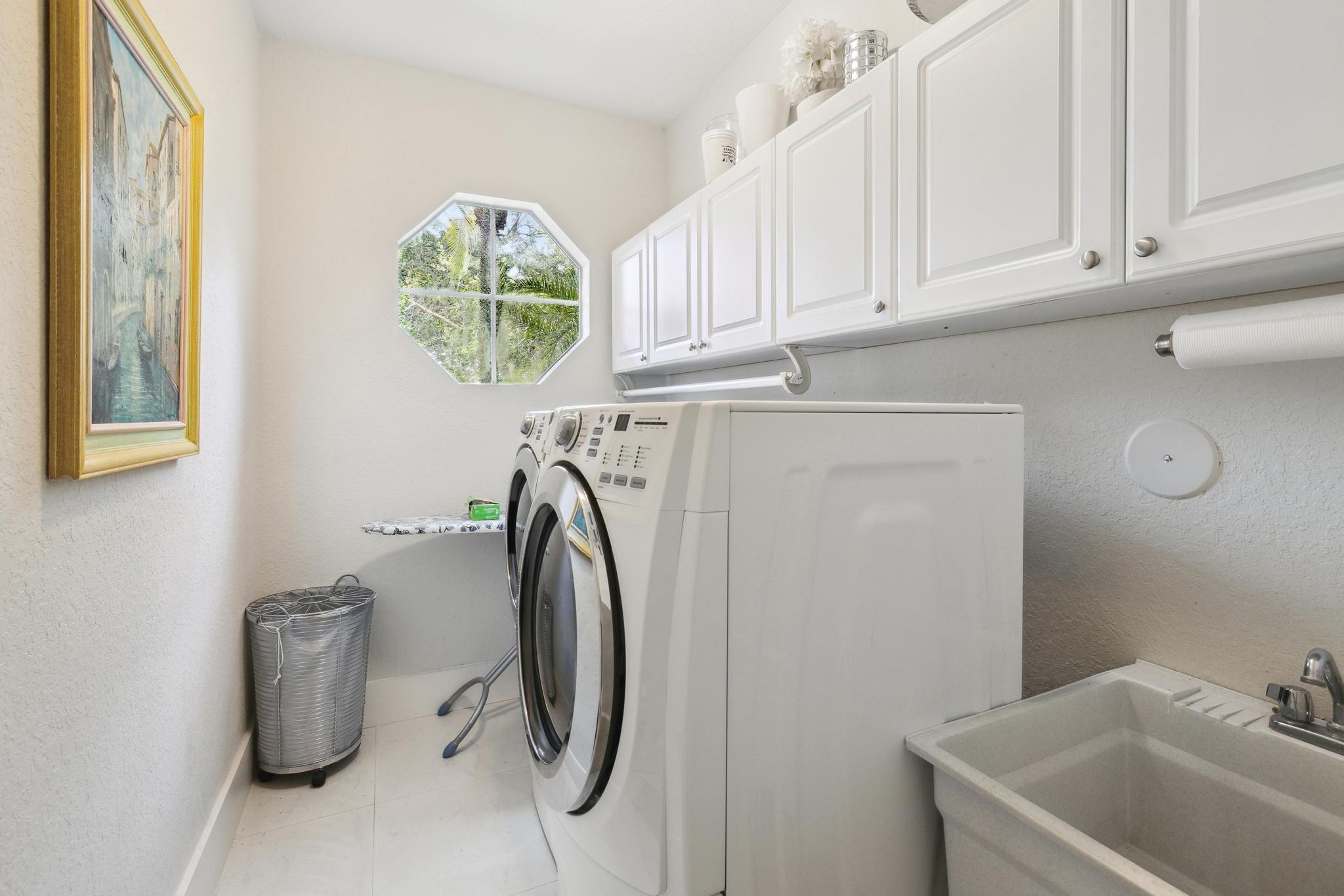 Regency Lakes At Coconut - Residential
