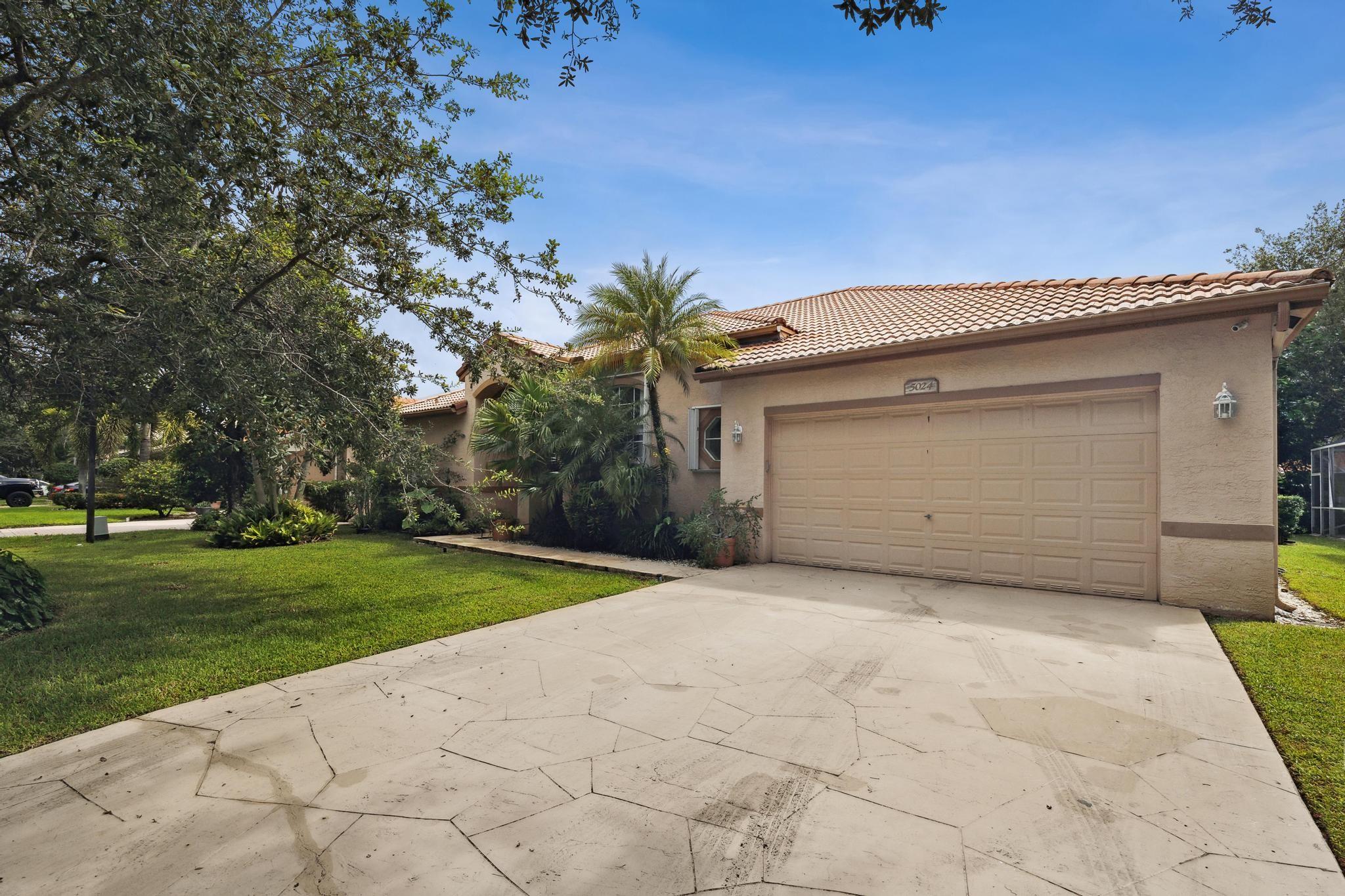 Regency Lakes At Coconut - Residential