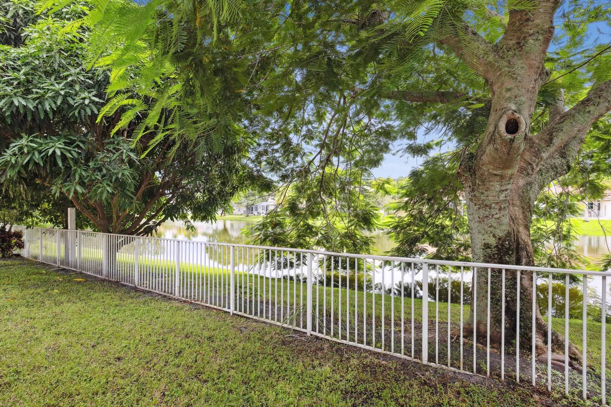 Regency Lakes At Coconut - Residential