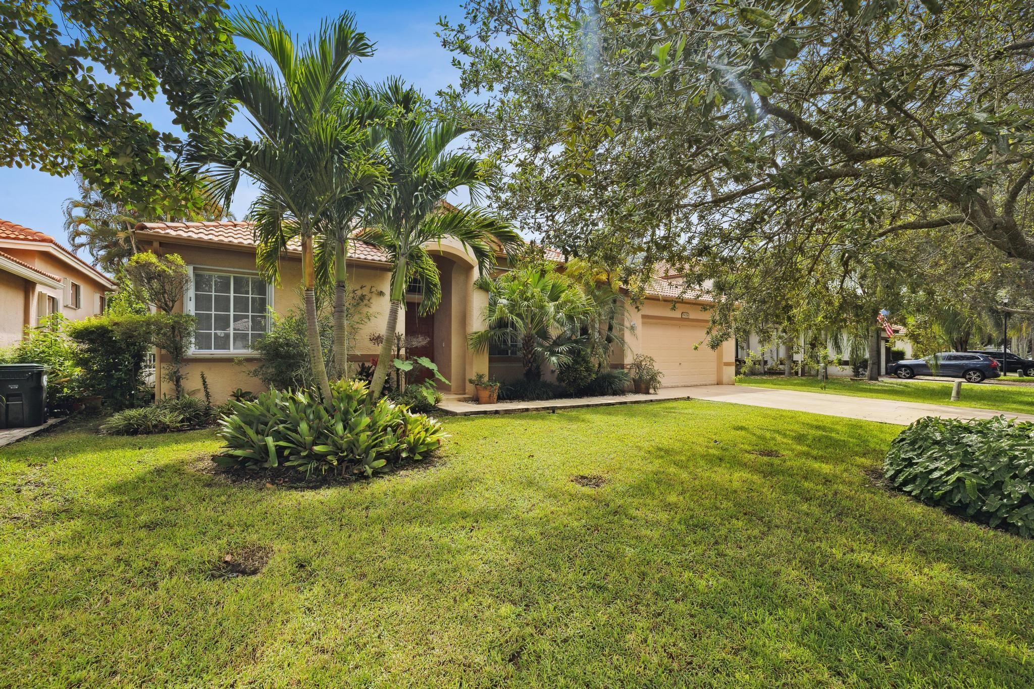 Regency Lakes At Coconut - Residential