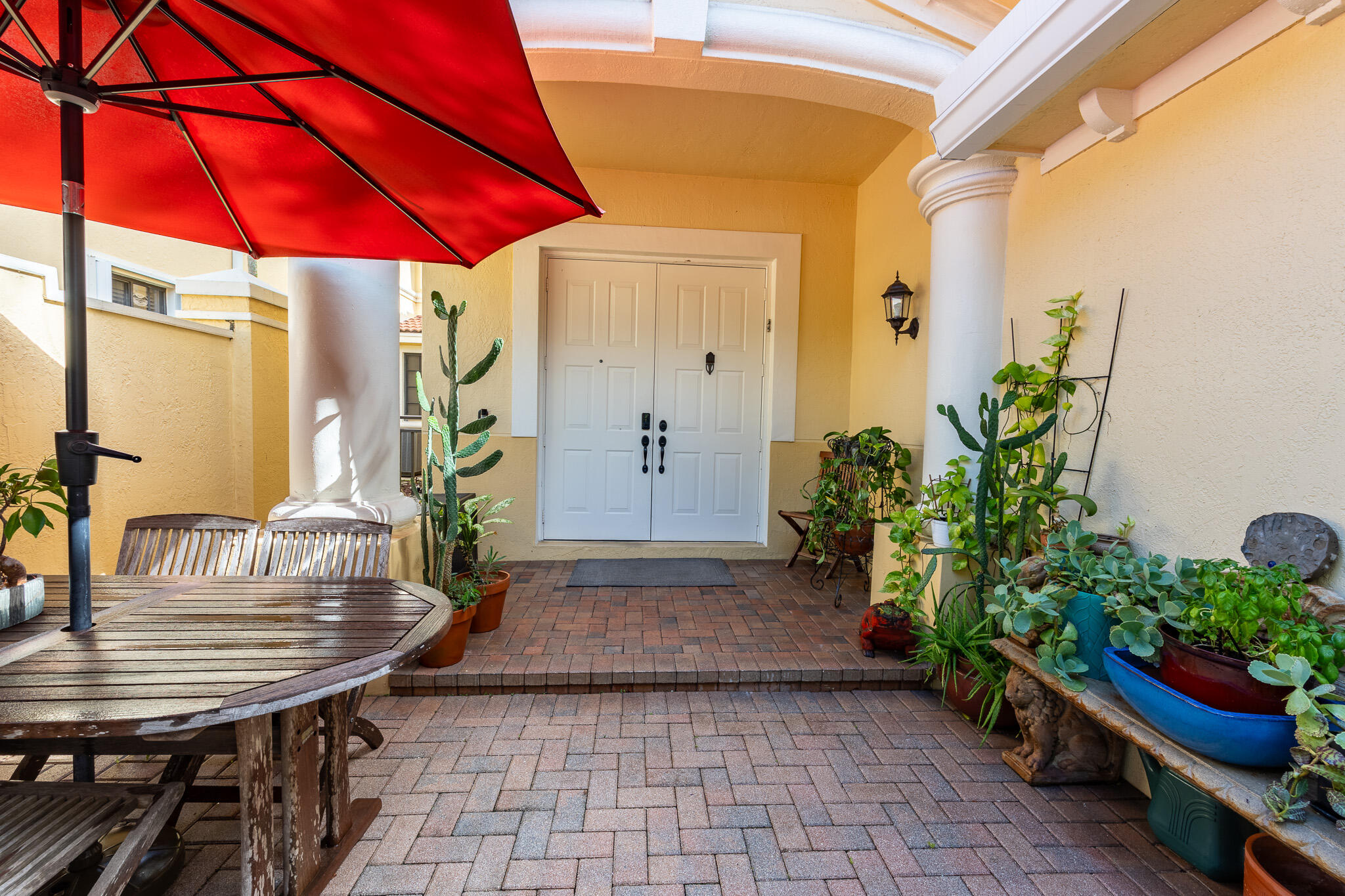 MARIPOSA POINTE AT WESTON TOWN - Residential