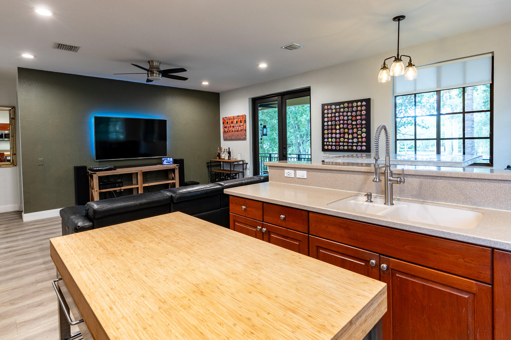 MARIPOSA POINTE AT WESTON TOWN - Residential