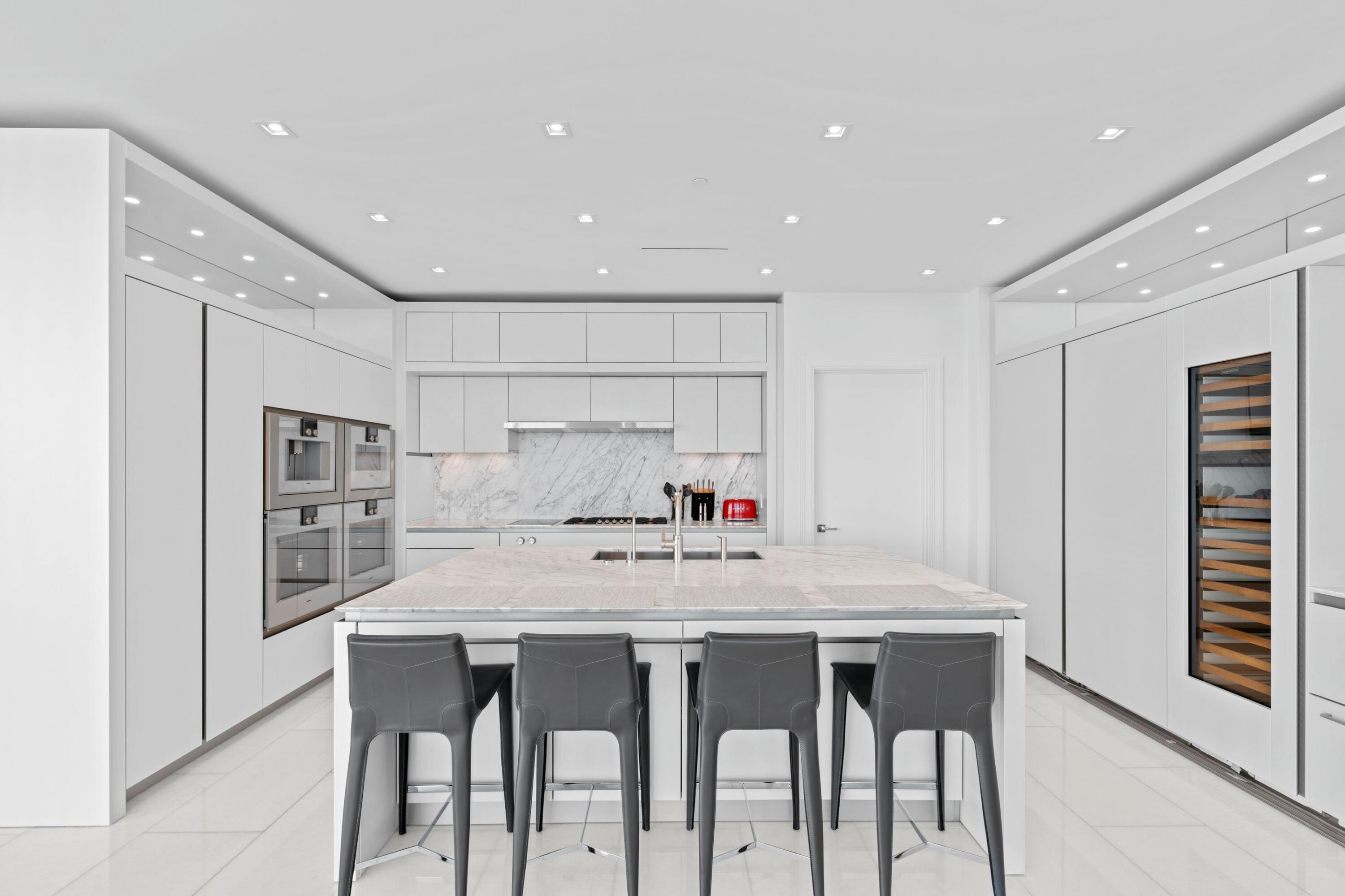 BRISTOL CONDO - Residential