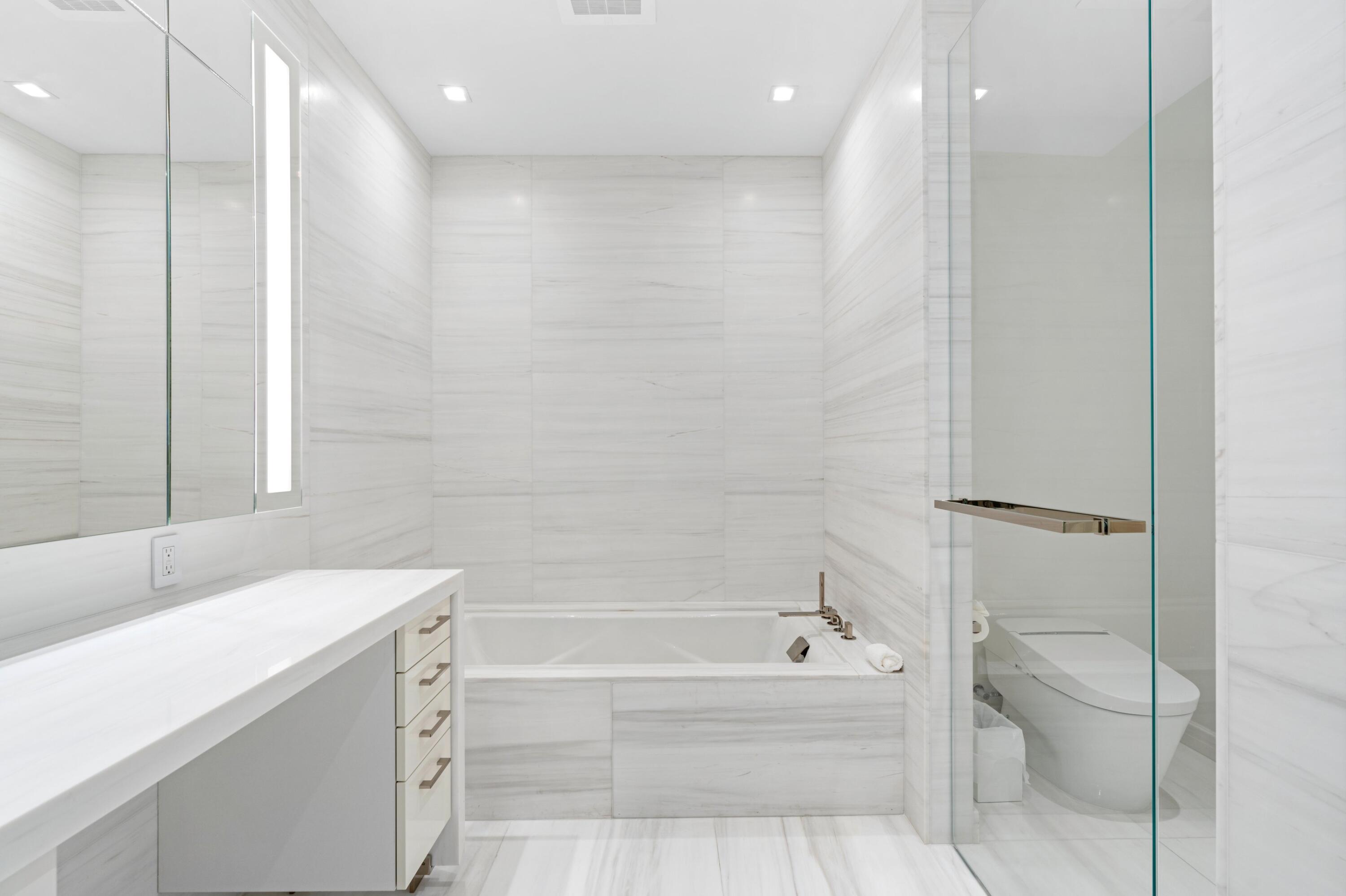 BRISTOL CONDO - Residential