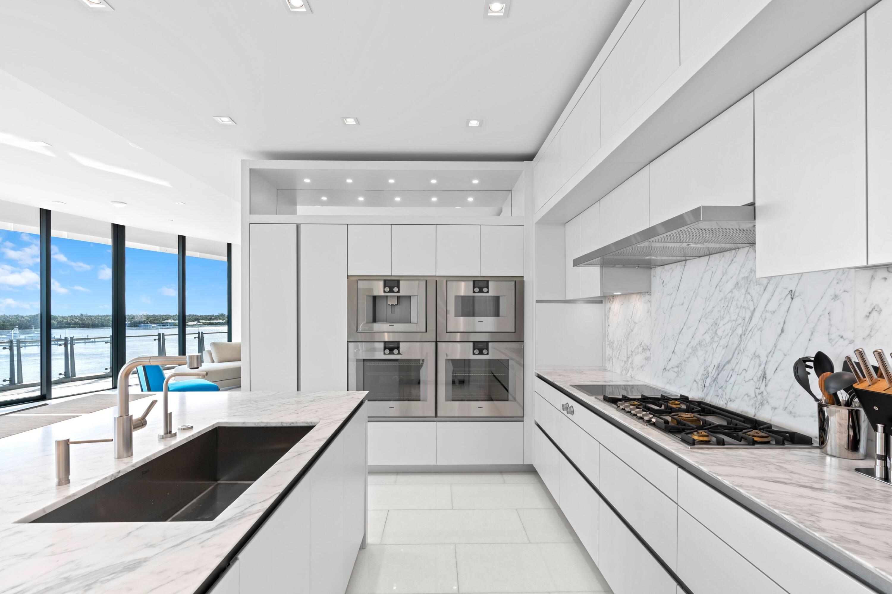 BRISTOL CONDO - Residential