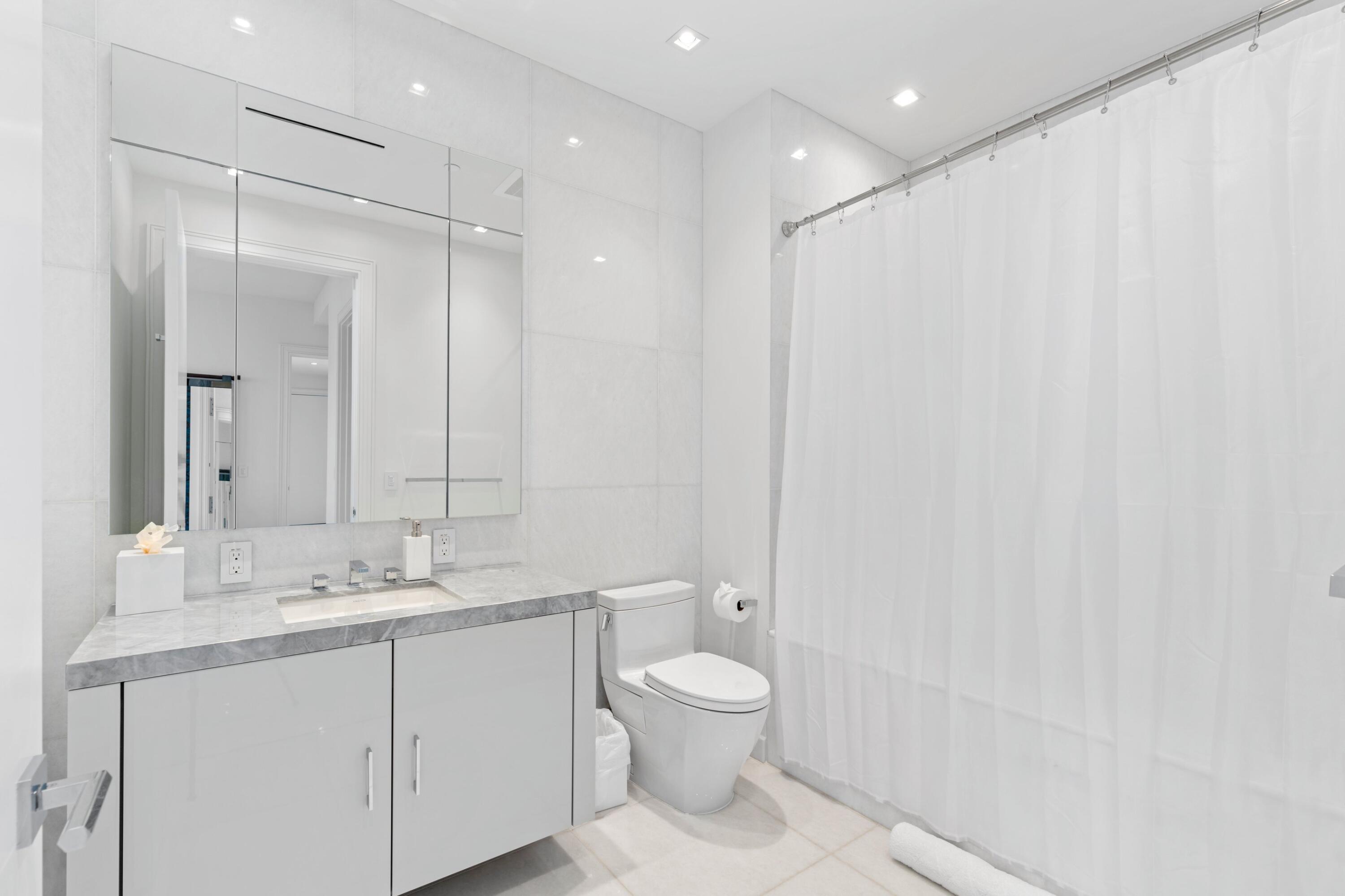 BRISTOL CONDO - Residential