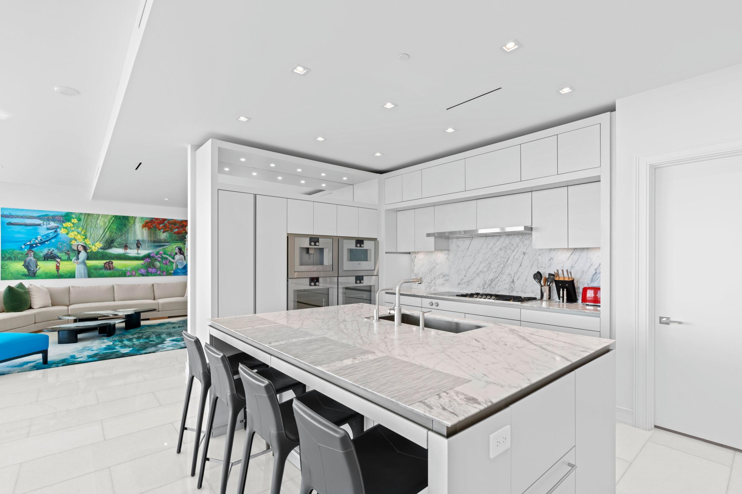 BRISTOL CONDO - Residential
