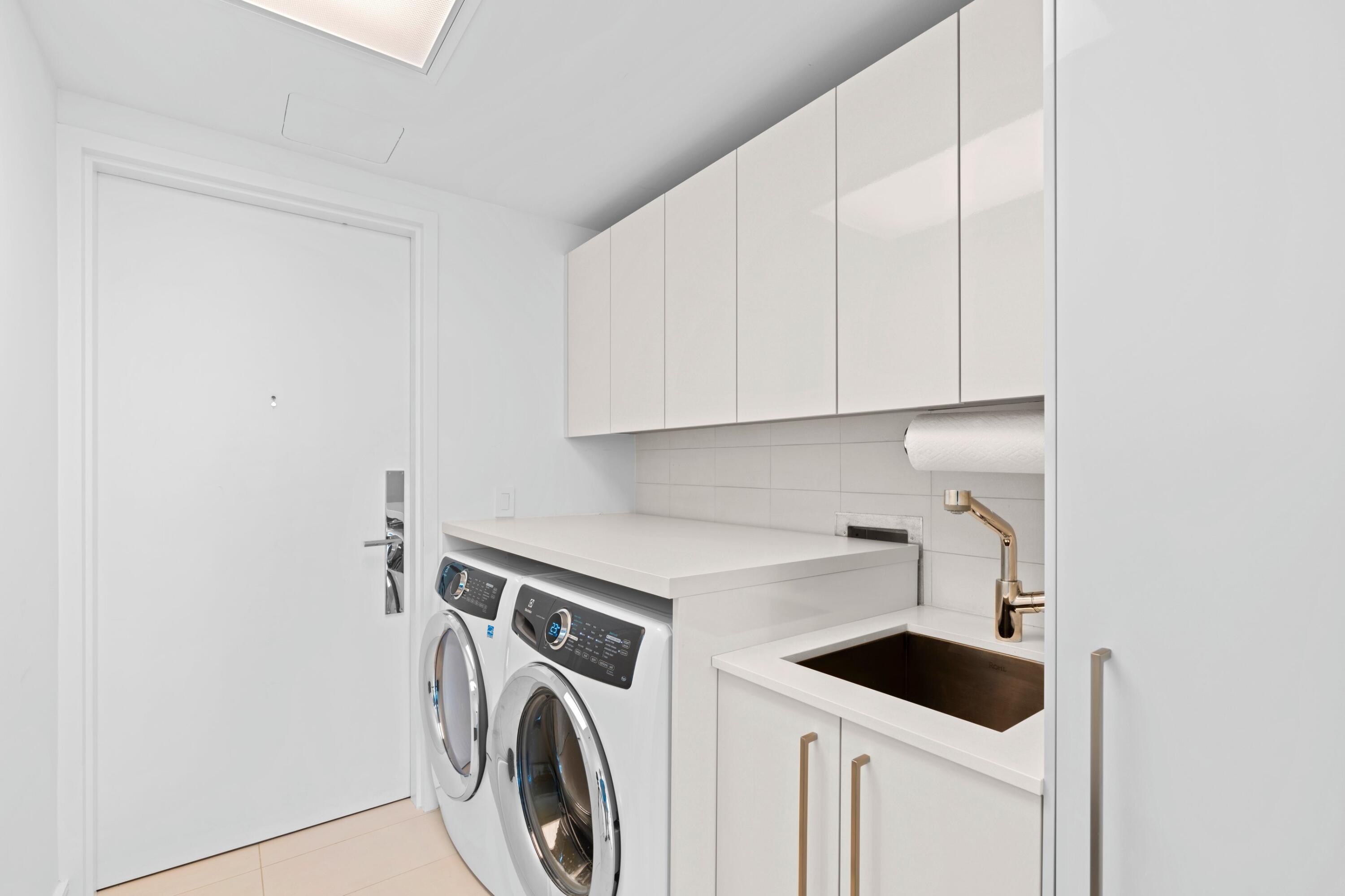 BRISTOL CONDO - Residential