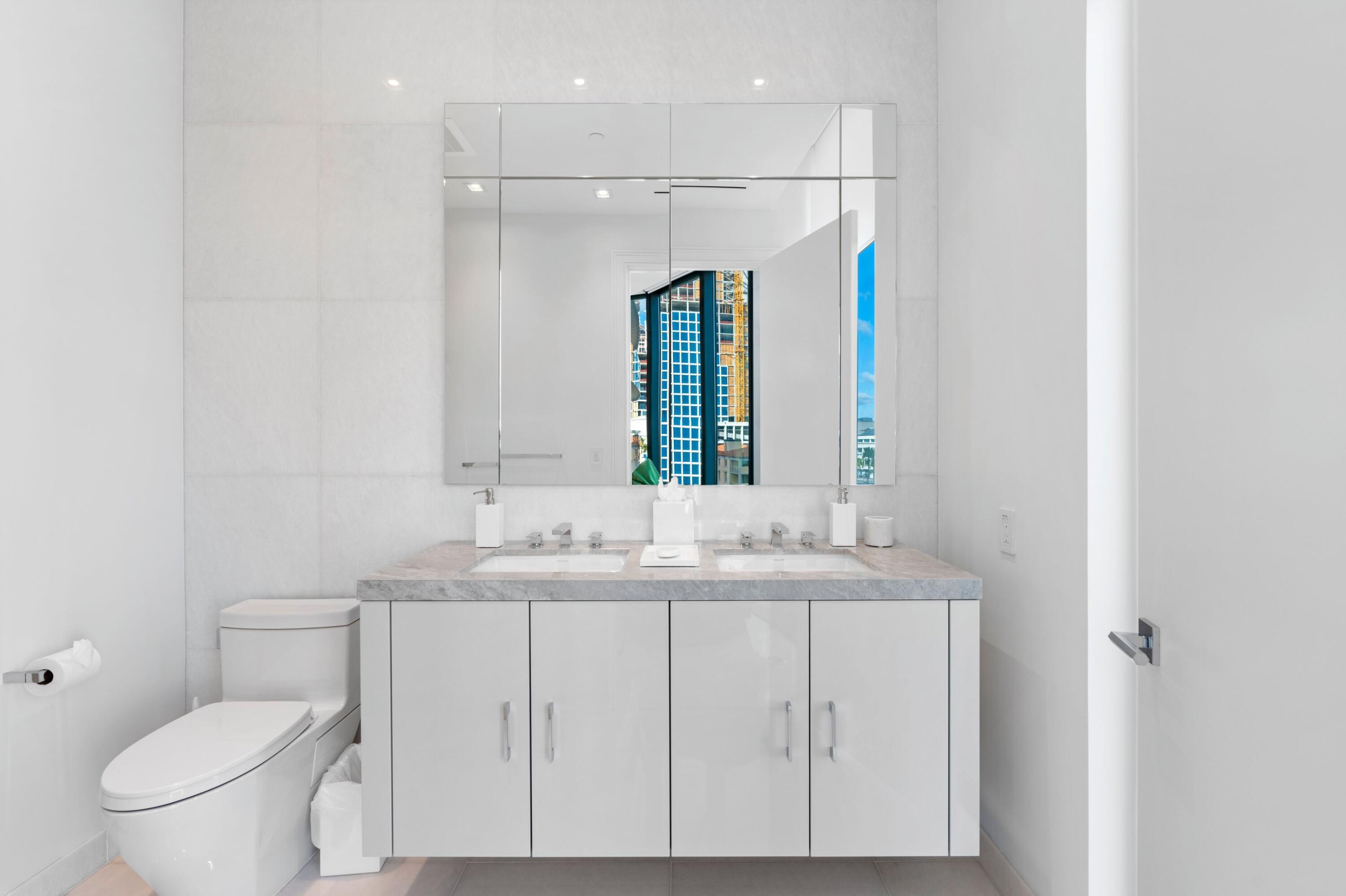 BRISTOL CONDO - Residential