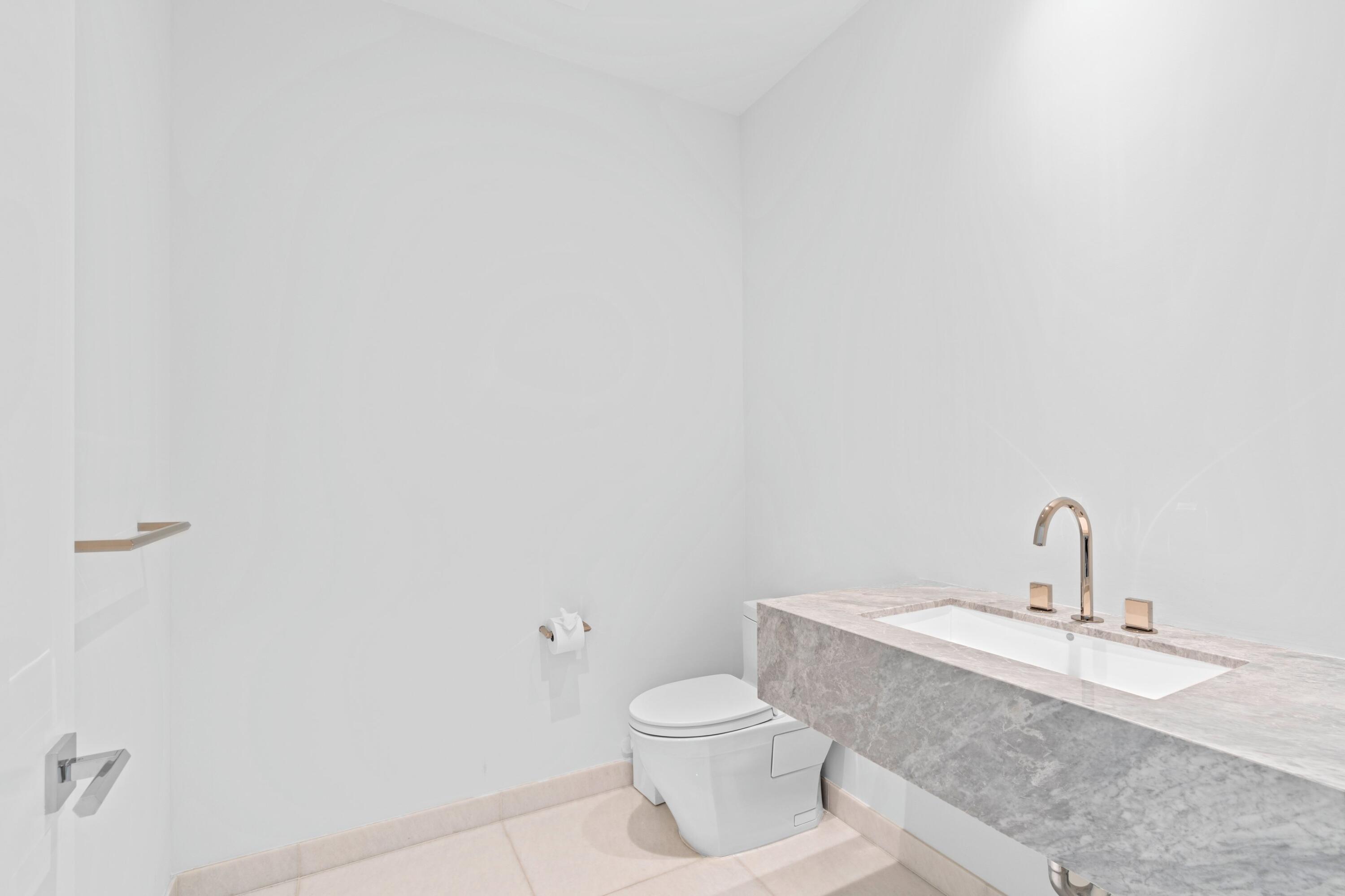 BRISTOL CONDO - Residential
