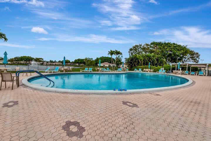 HIGH POINT OF DELRAY WEST CONDO SEC 1&2 - Residential
