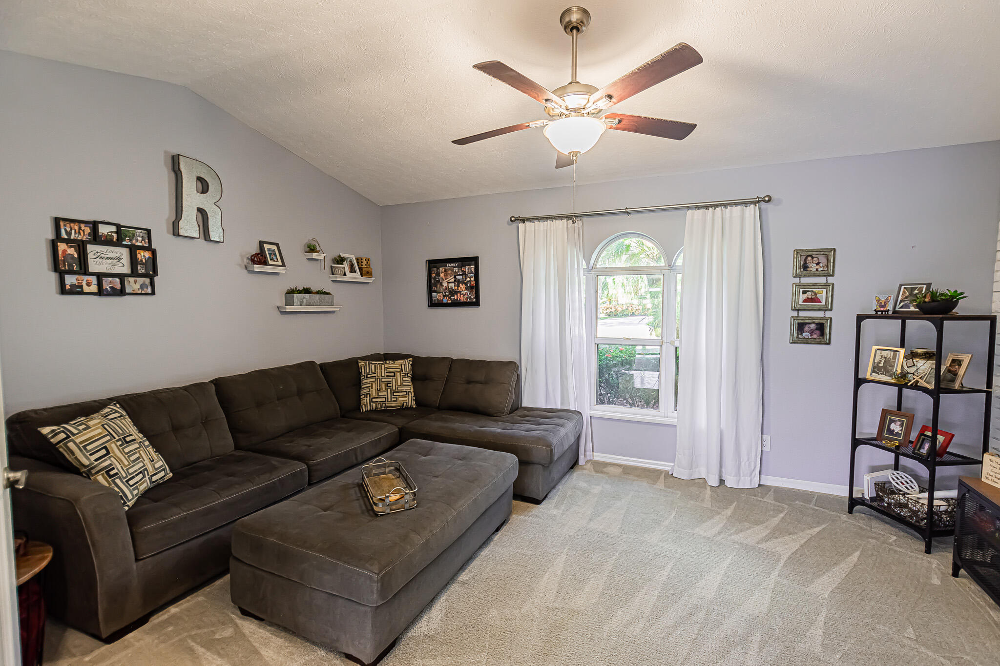 COUNTRY CLUB ESTATES - Residential