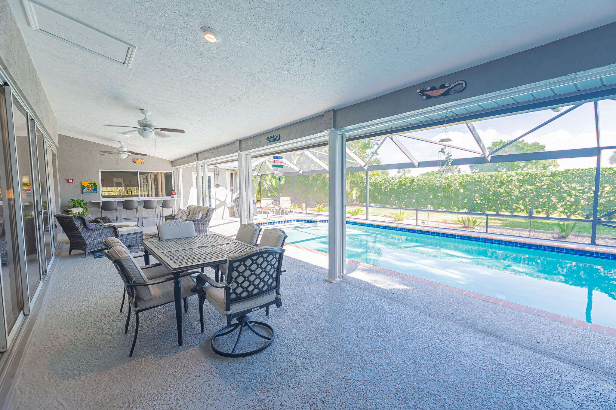 COUNTRY CLUB ESTATES - Residential
