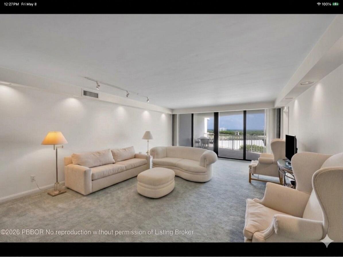ENCLAVE OF PALM BEACH COND DECL FILED 2-12-85 IN - Residential