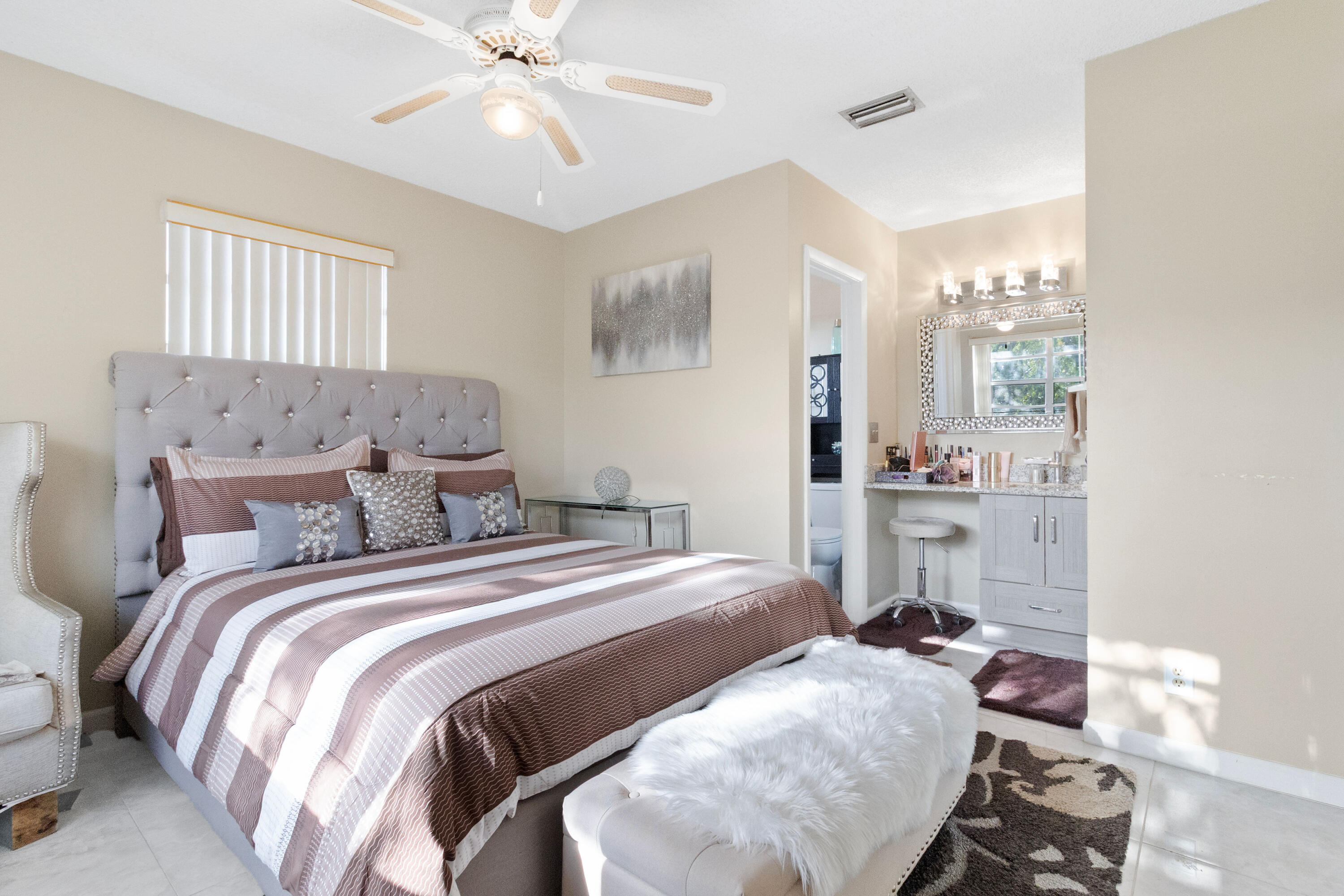 COUNTRY GARDENS CONDO - Residential