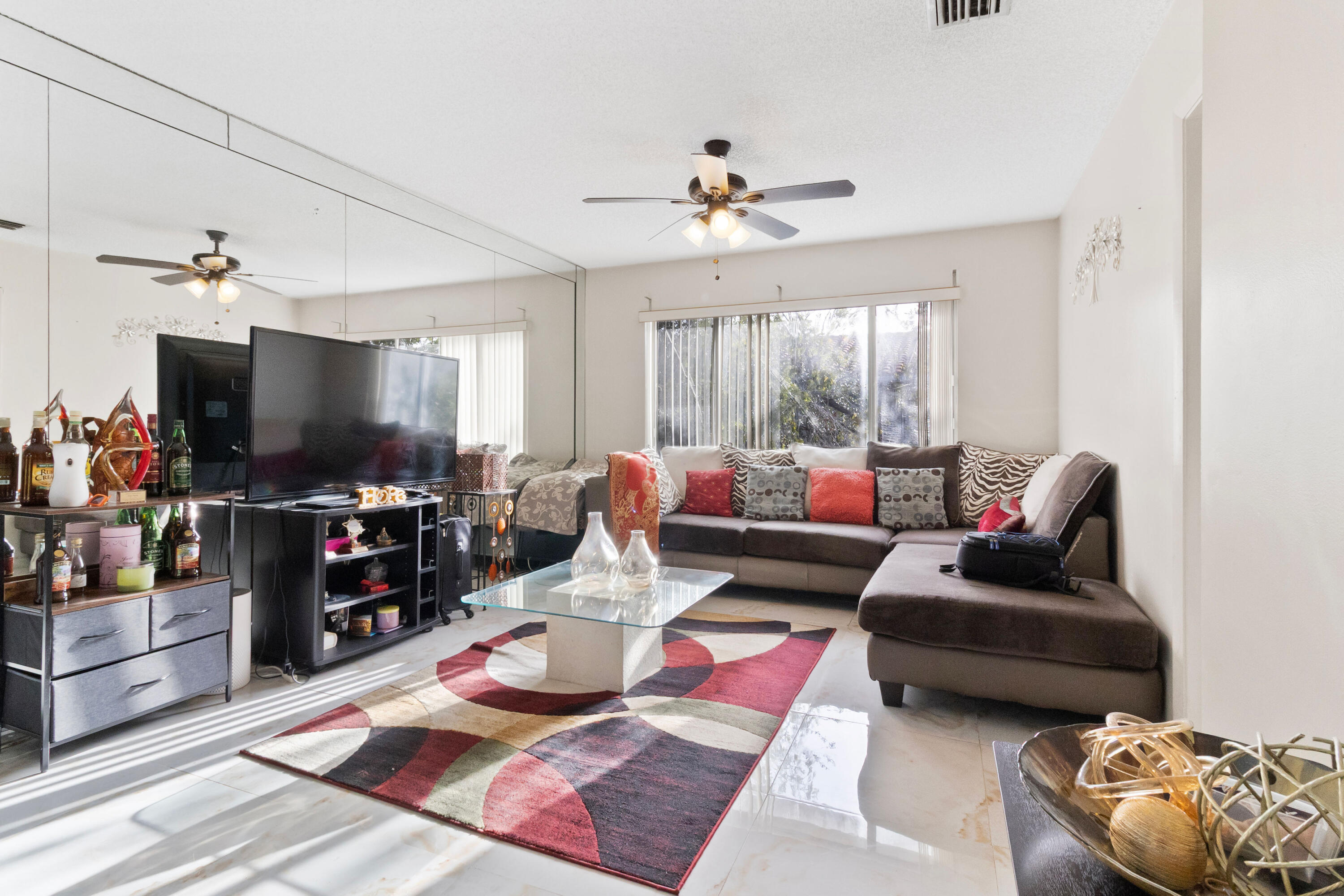 COUNTRY GARDENS CONDO - Residential