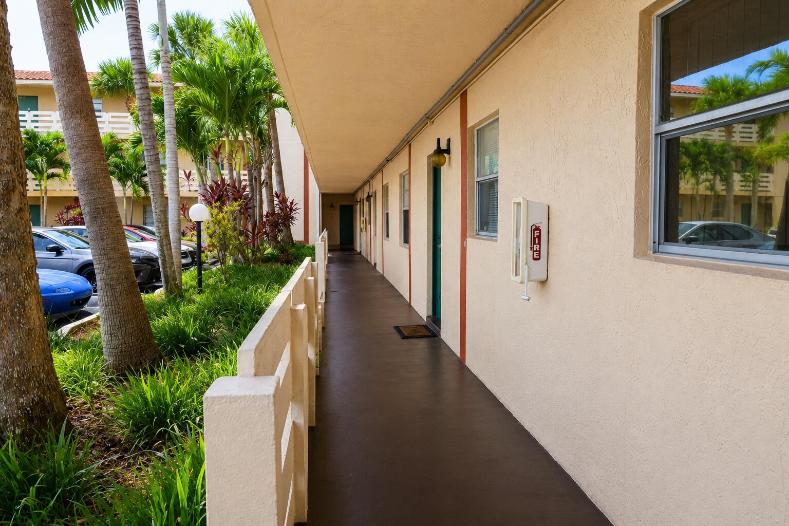 COUNTRY GARDENS CONDO - Residential