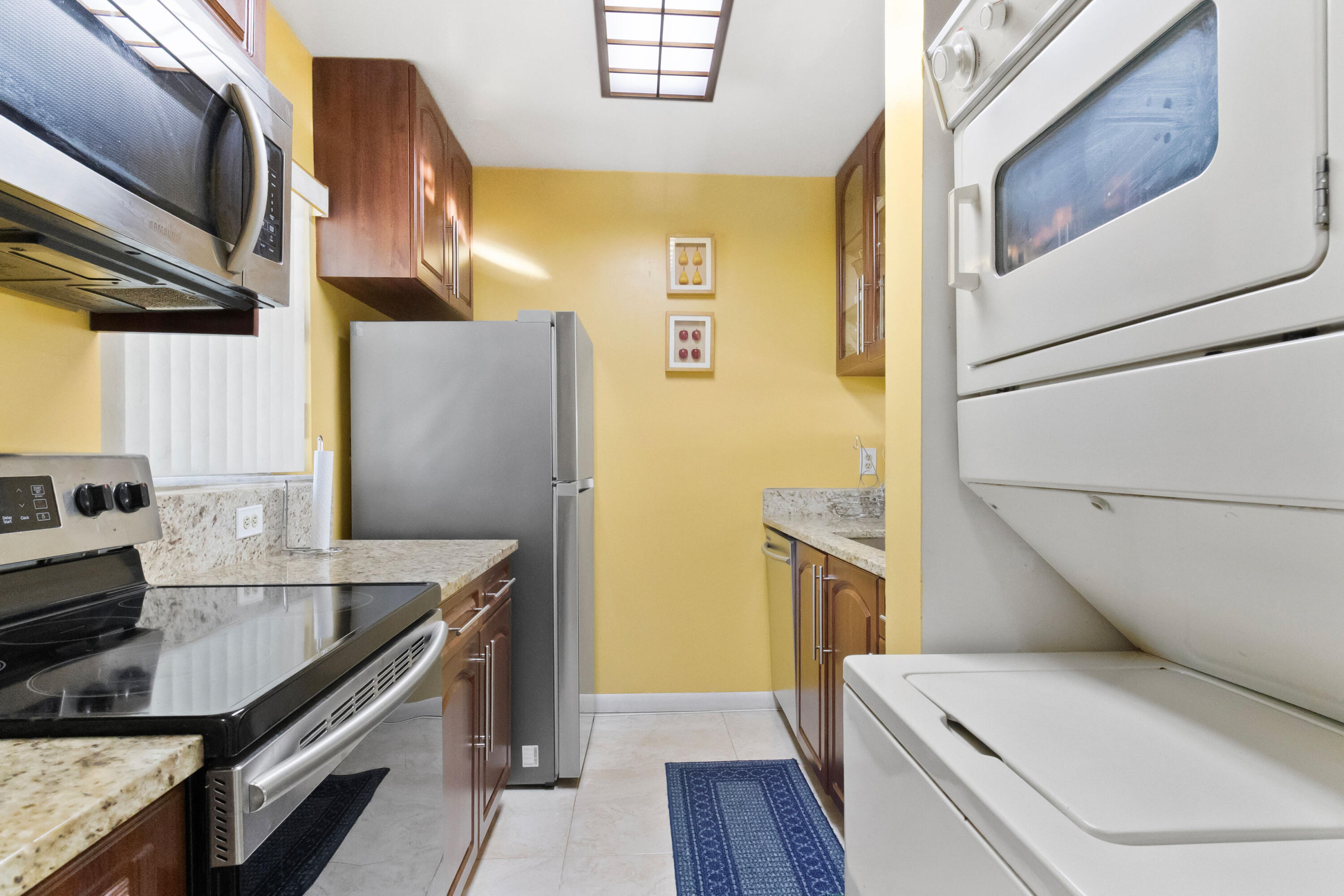 COUNTRY GARDENS CONDO - Residential