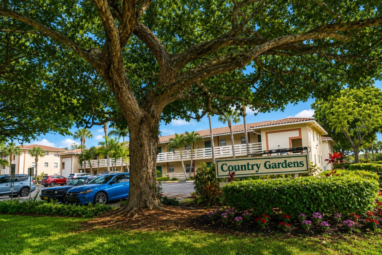 COUNTRY GARDENS CONDO - Residential