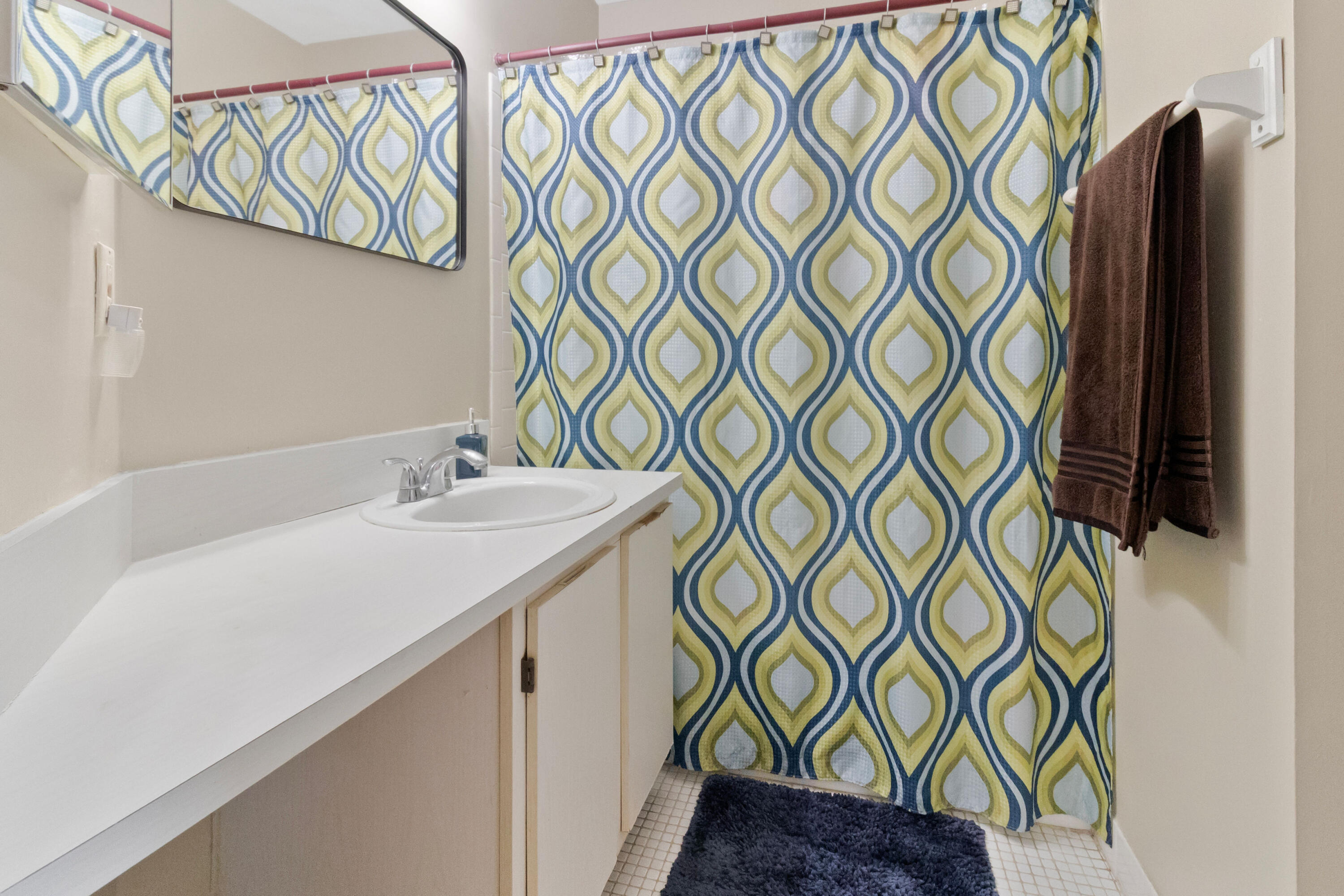 COUNTRY GARDENS CONDO - Residential