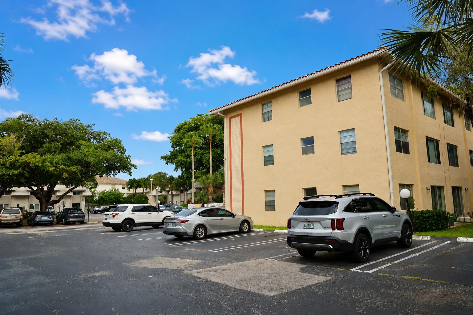 COUNTRY GARDENS CONDO - Residential