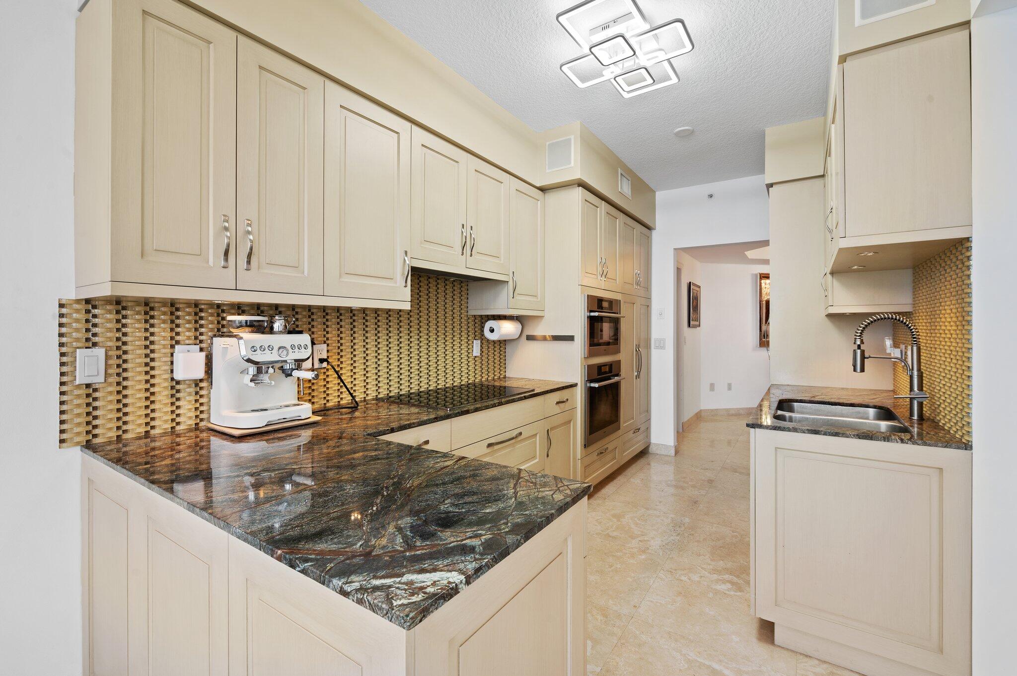 RENAISSANCE ON THE OCEAN - Residential