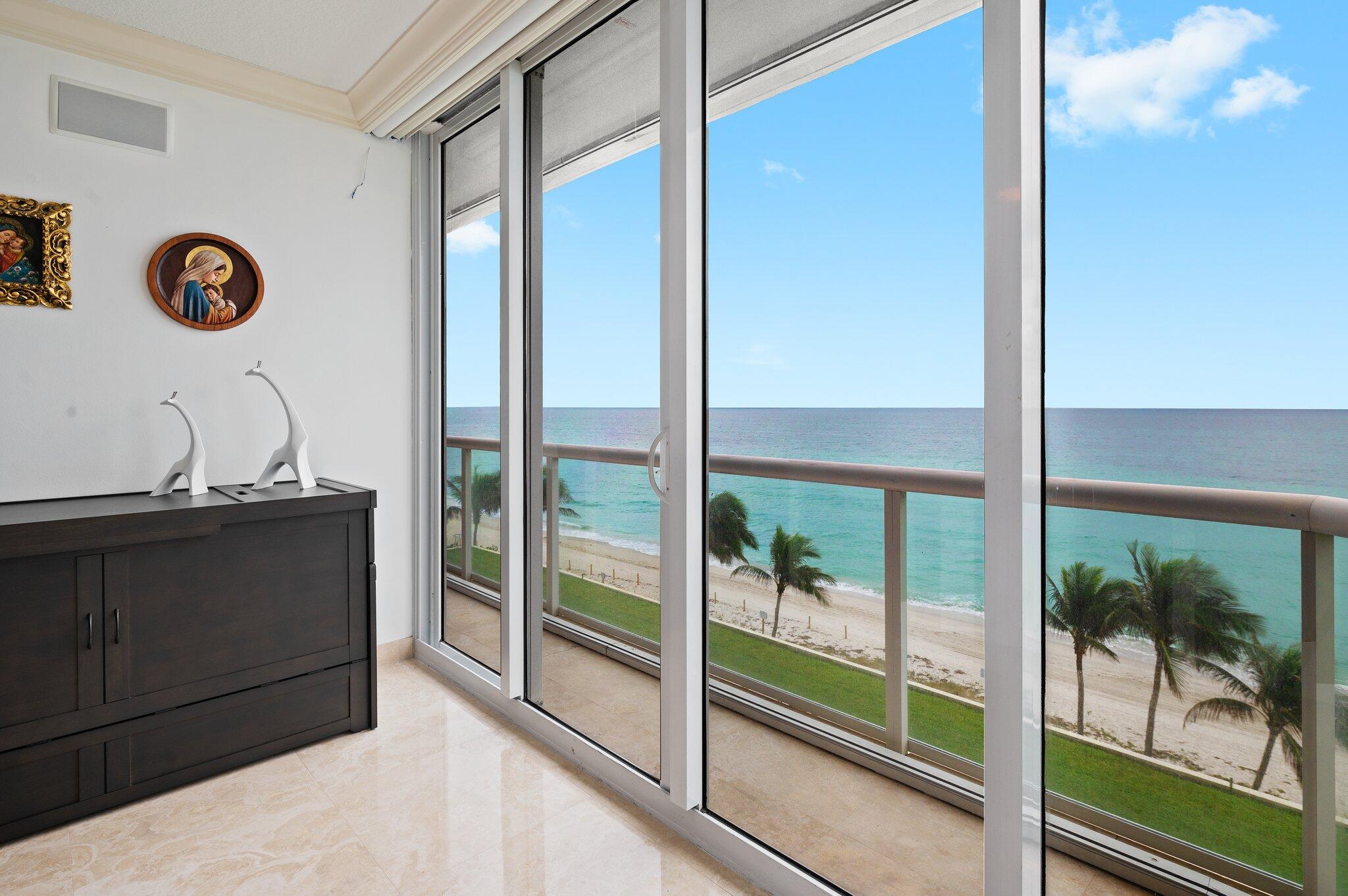 RENAISSANCE ON THE OCEAN - Residential