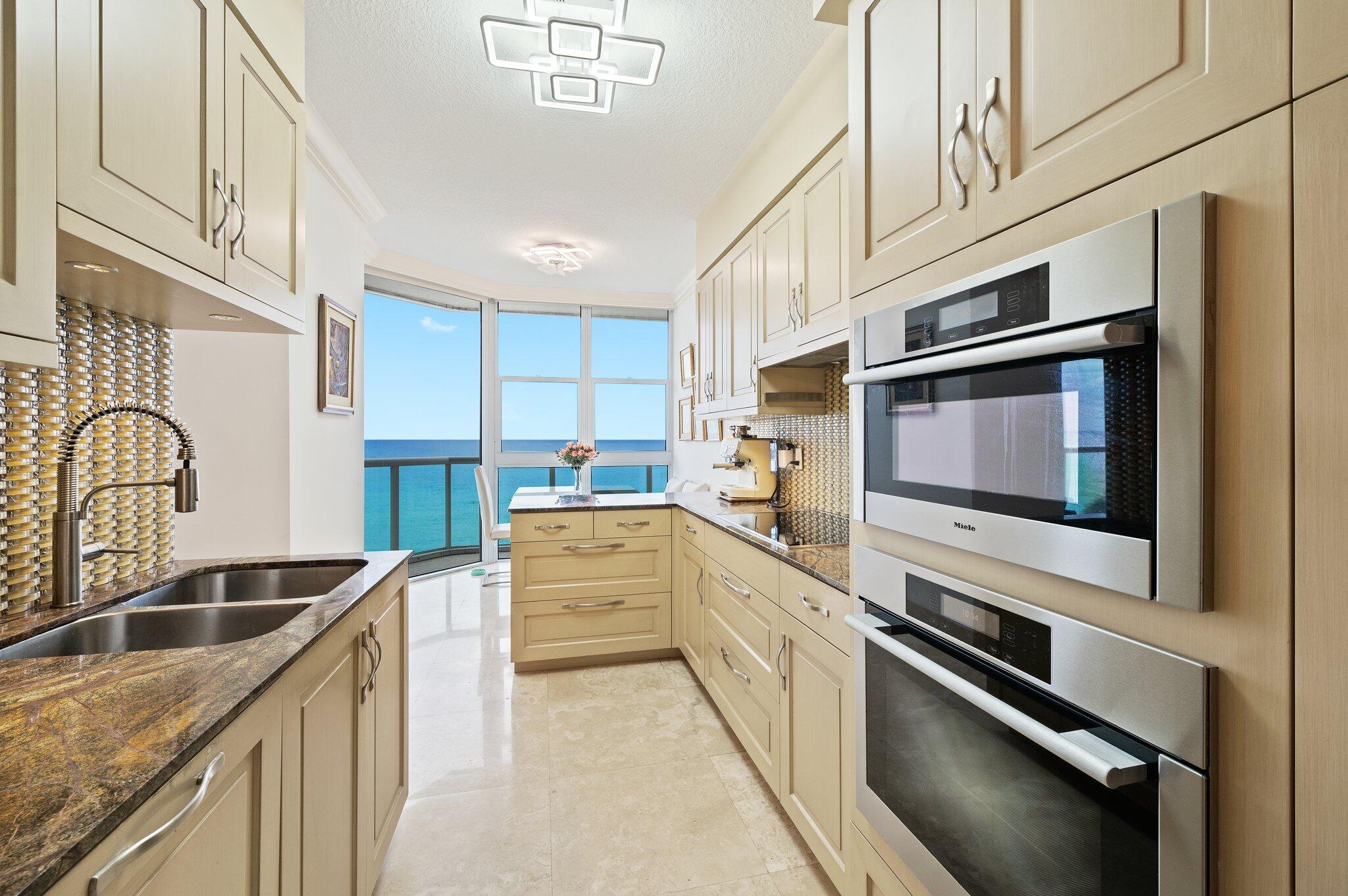 RENAISSANCE ON THE OCEAN - Residential