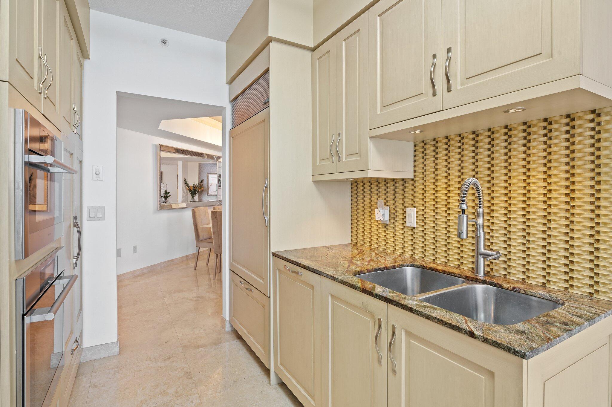 RENAISSANCE ON THE OCEAN - Residential