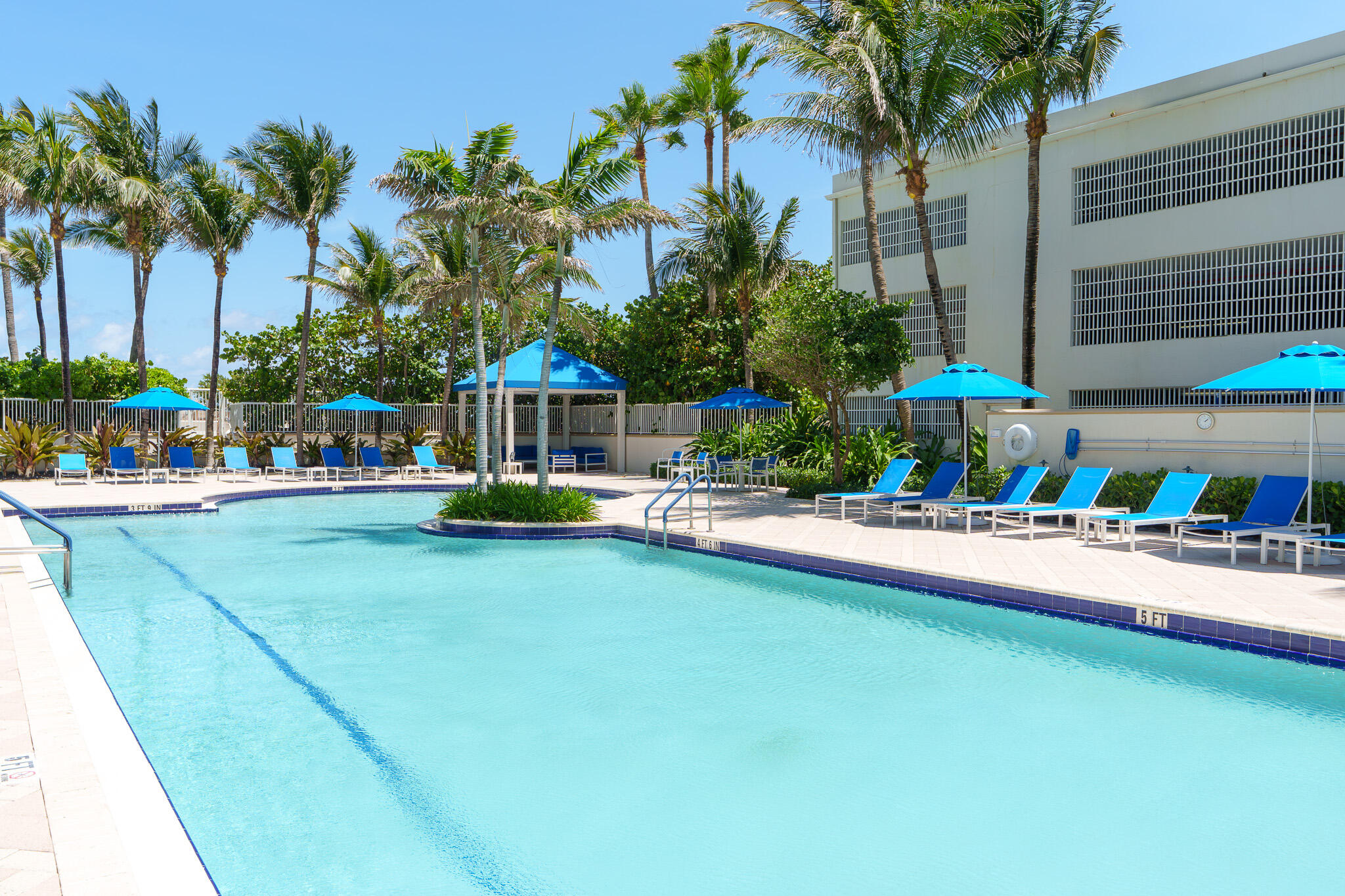 RENAISSANCE ON THE OCEAN - Residential