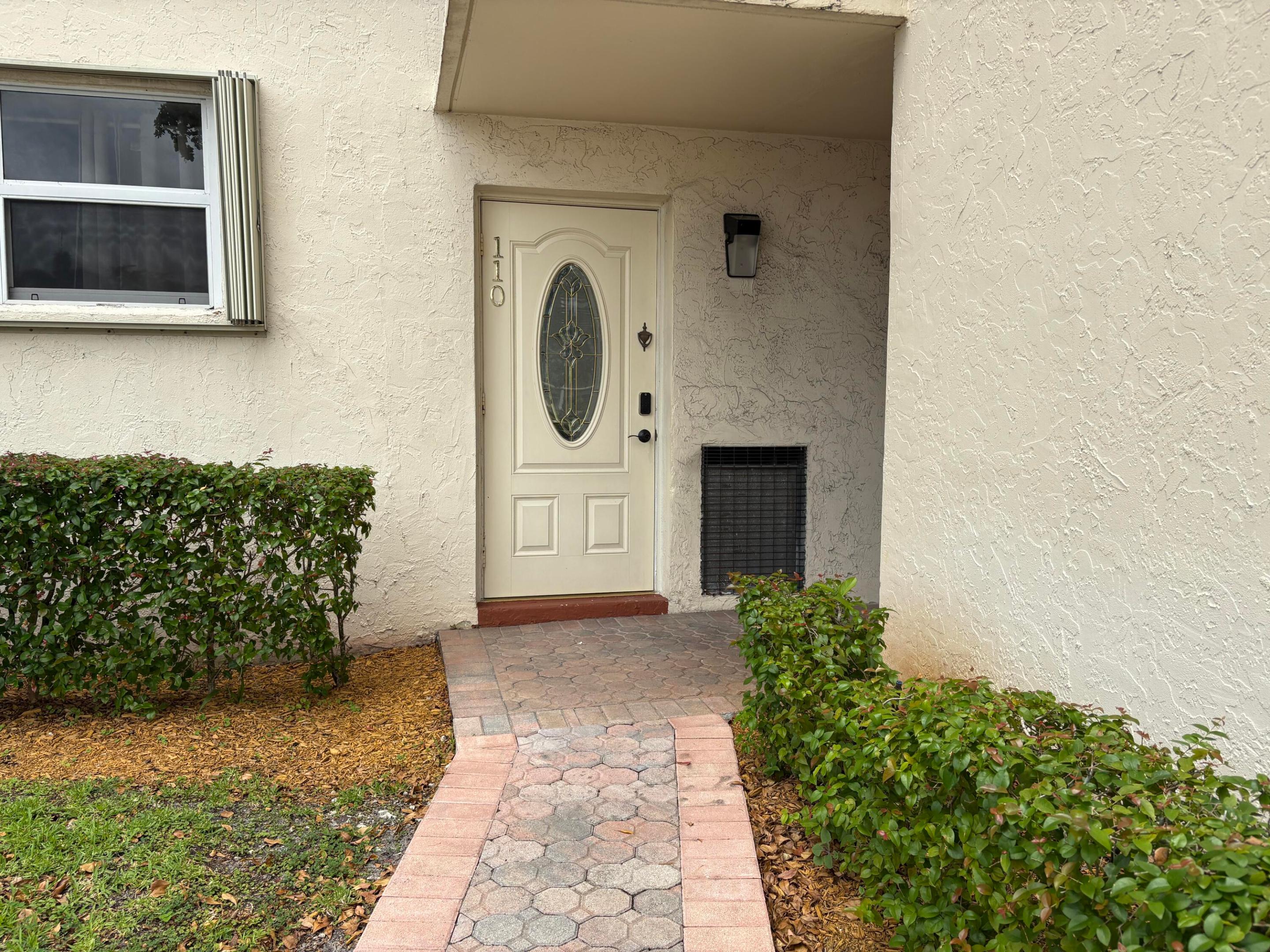 HOLLYBROOK GOLF AND - Residential Lease