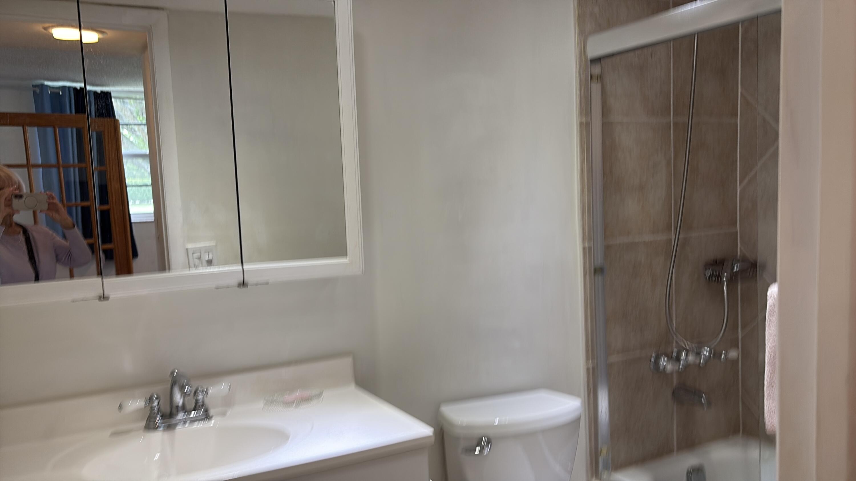 HOLLYBROOK GOLF AND - Residential Lease