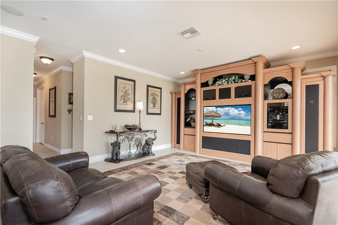 SILVER ISLES - Residential