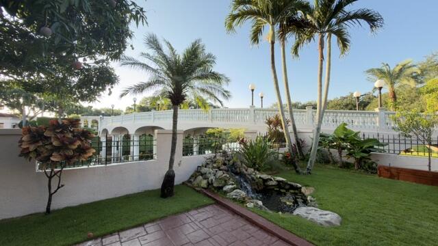 VILLA DESTE CONDO - Residential
