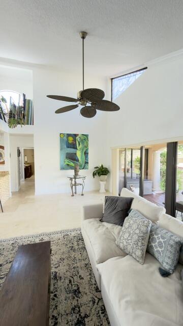 VILLA DESTE CONDO - Residential