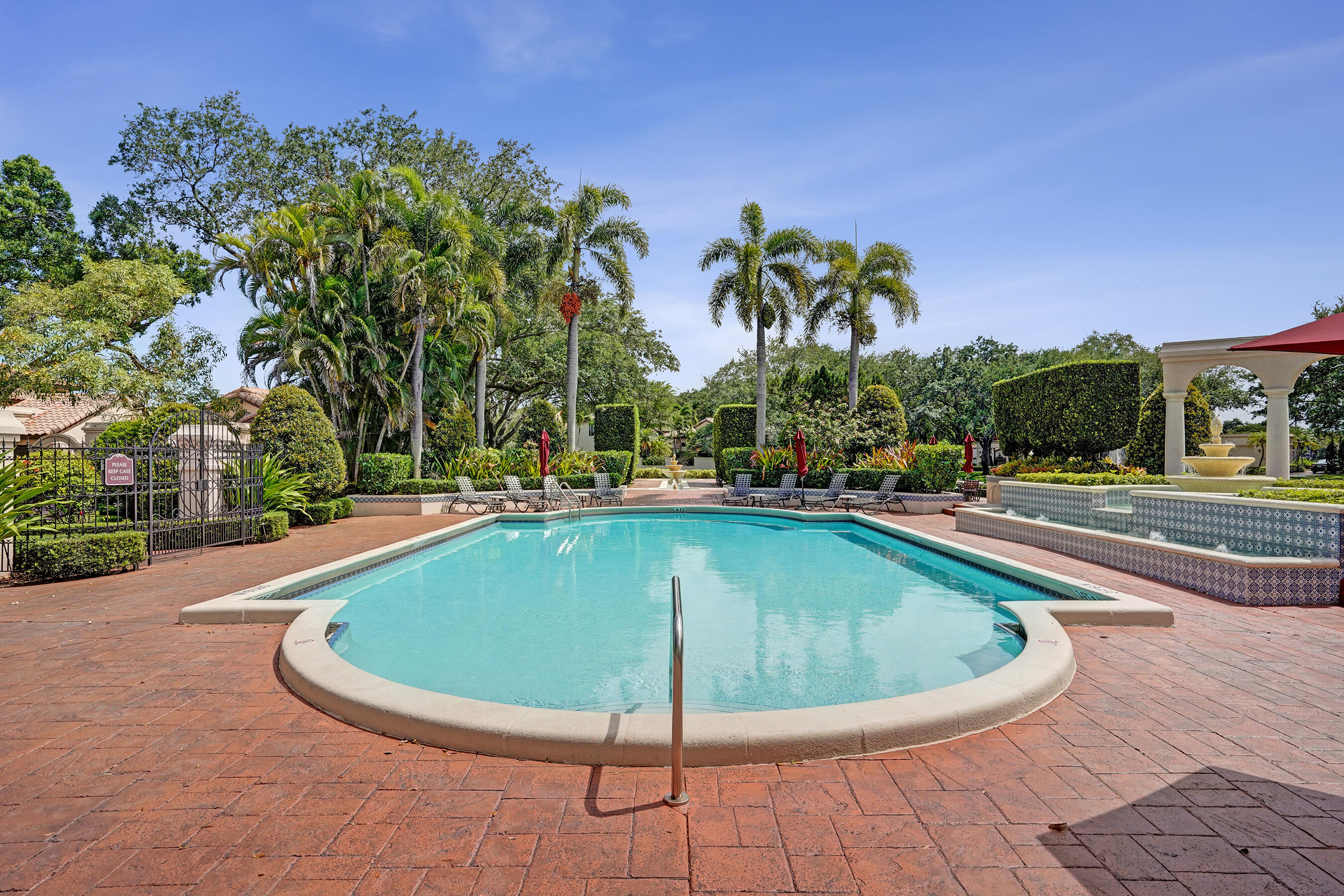 VILLA DESTE CONDO - Residential