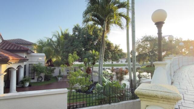 VILLA DESTE CONDO - Residential