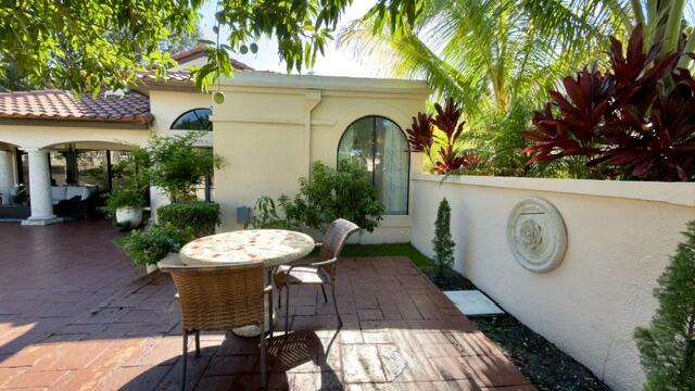 VILLA DESTE CONDO - Residential